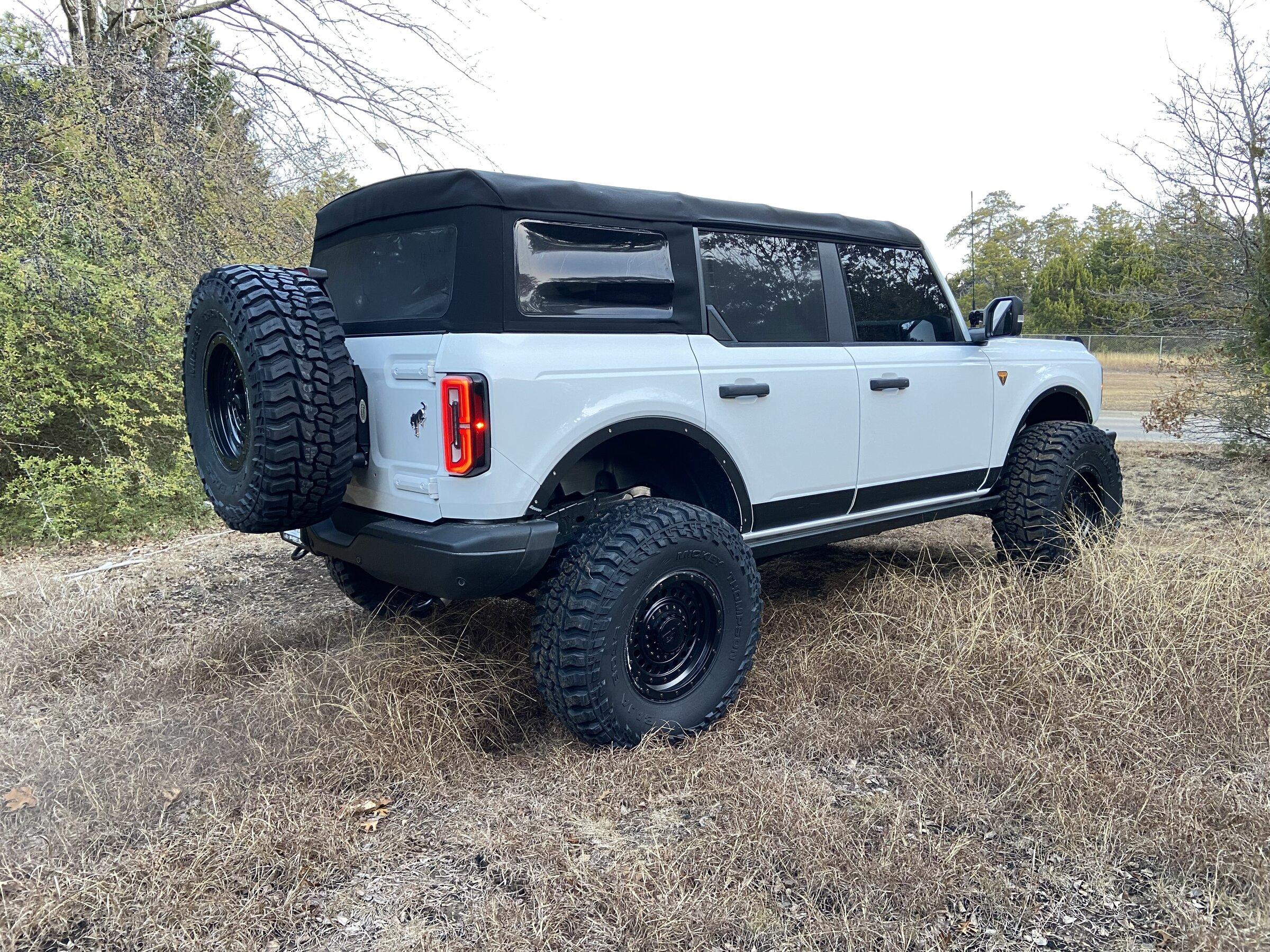 Ford Bronco My 2021 Badlands: 3" lift, fender delete, 37" Mickey Thompson MT, 17" Panzer wheels IMG_8395
