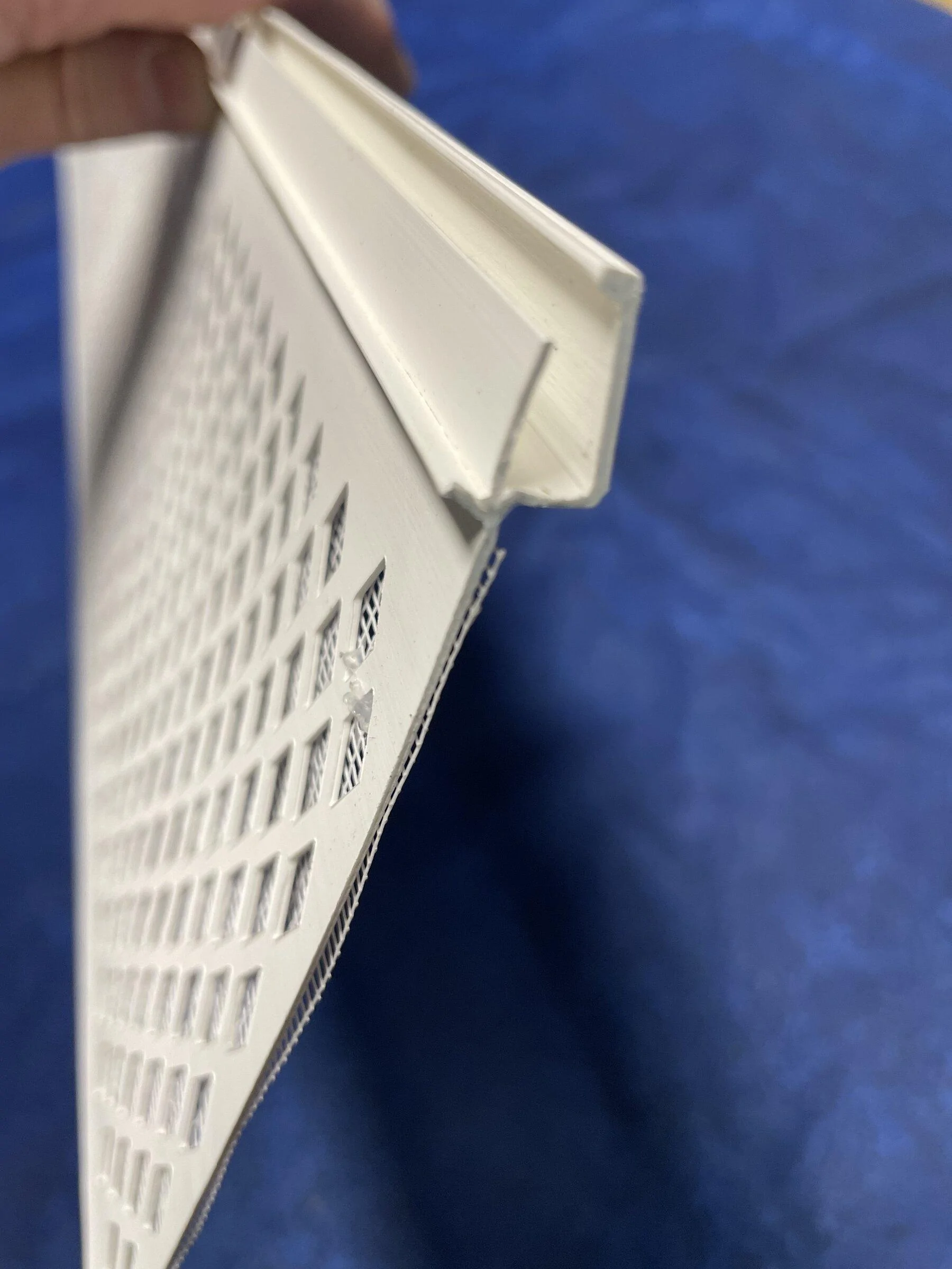 Ford Bronco Cheap DIY 5$ window vent option for in-vehicle camping! E78075FA-223B-4FCF-A0F2-6FB3AA31228A