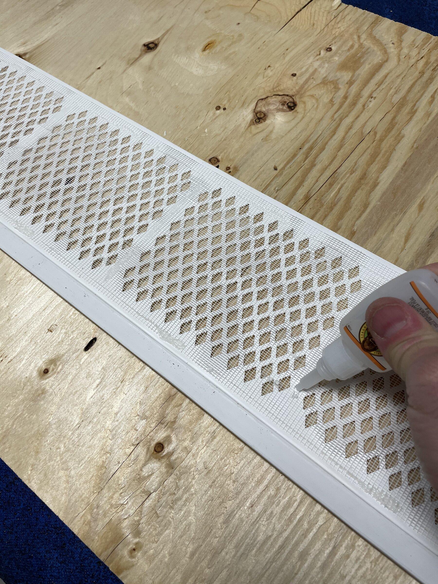 Ford Bronco Cheap DIY 5$ window vent option for in-vehicle camping! 71E3AE8E-EB29-4F07-9F51-91240674BD16