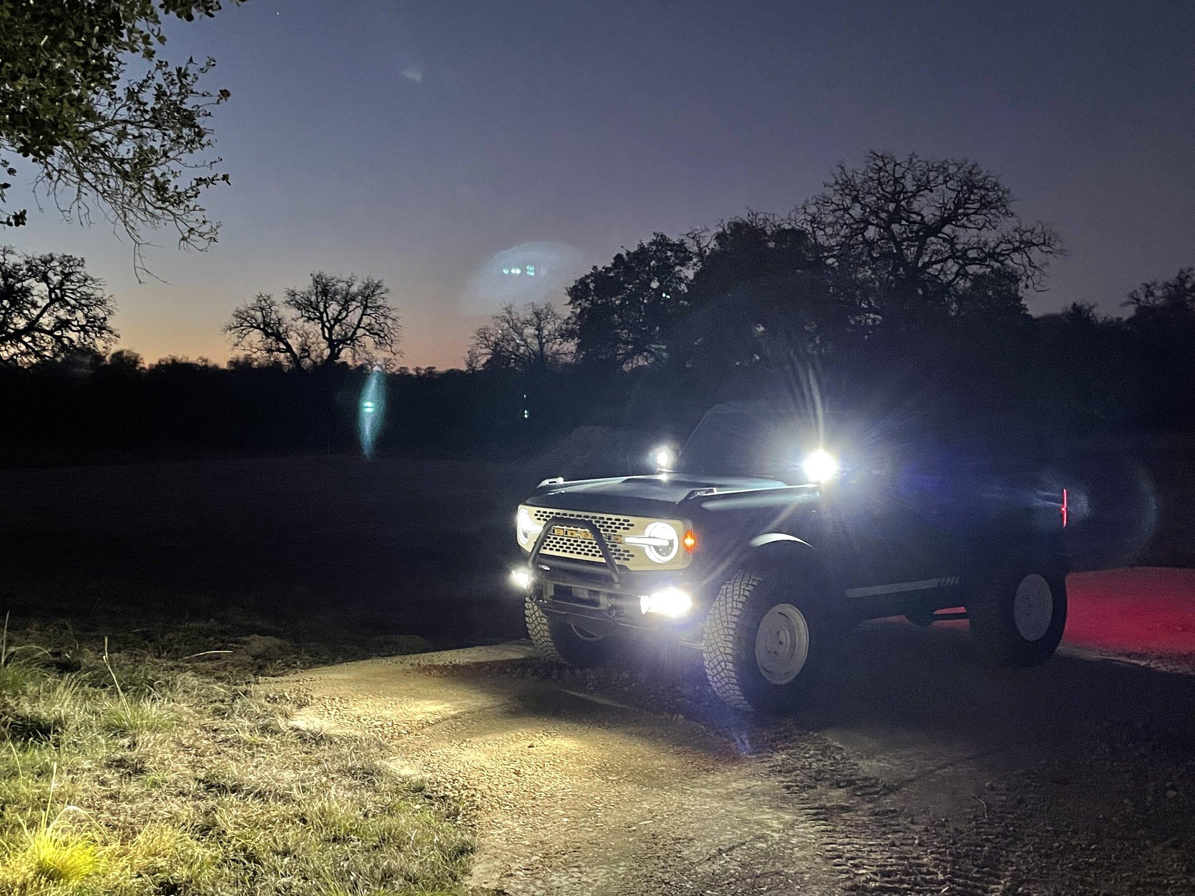 Ford Bronco Phase 1 Customizations: First Edition Area 51 - White Grille, Wheels, Mirrors, Stripes, Wrapped MIC Top 117AFE22-6BBF-44B3-AFA5-104609AA0343