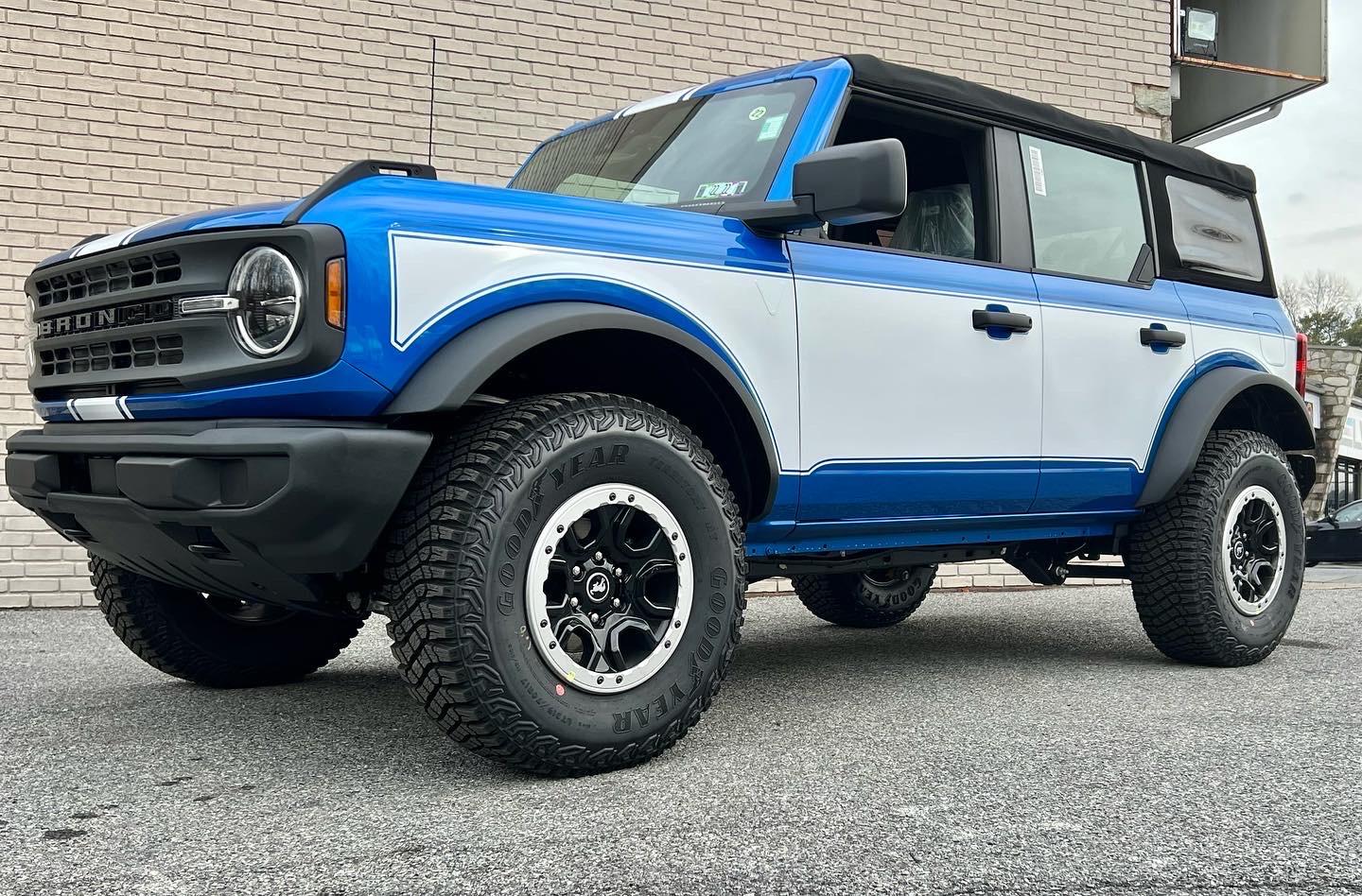 Ford Bronco Here they are!! Full Center 2 Tone Side Graphics Kits Now Available! DB342AB3-F8FC-4958-8BFF-DA9195985B75.JPG