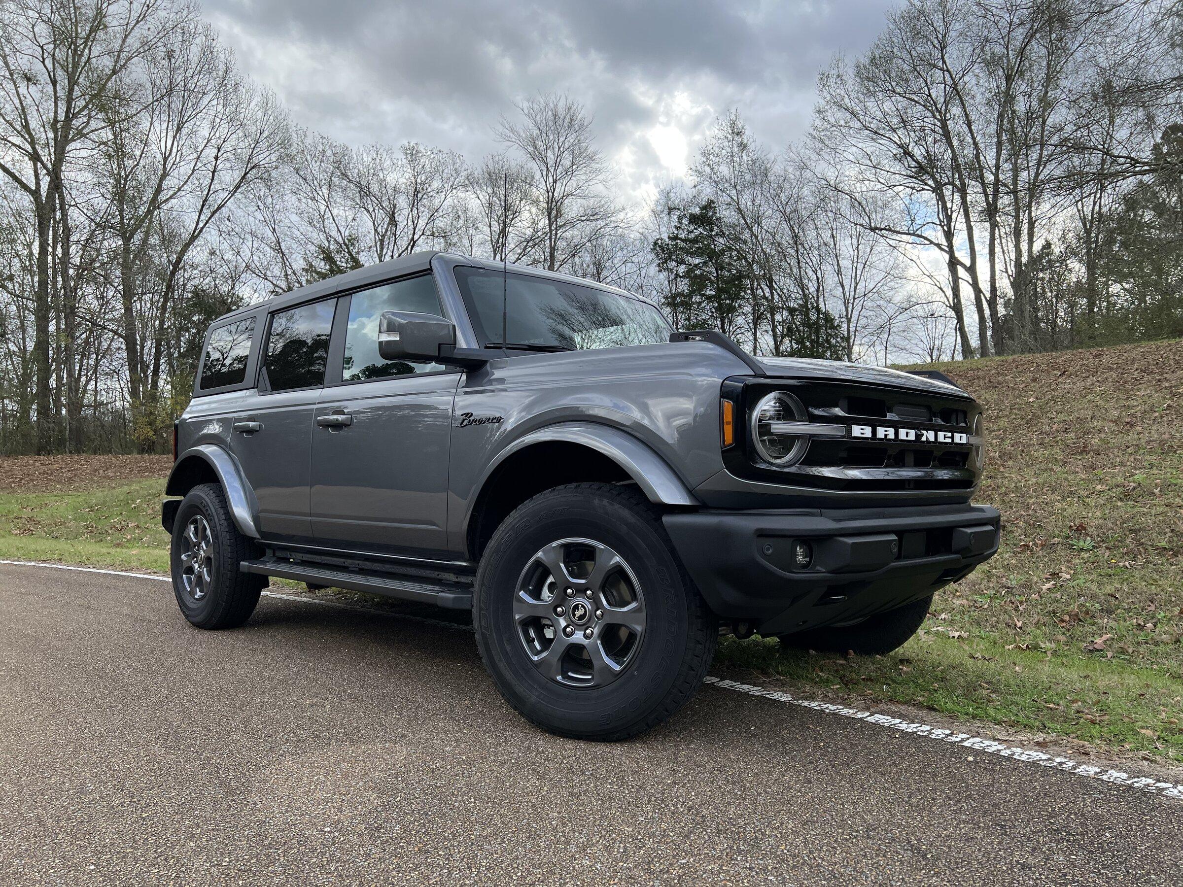 Ford Bronco Damage to all 5 wheels at delivery IMG_6539