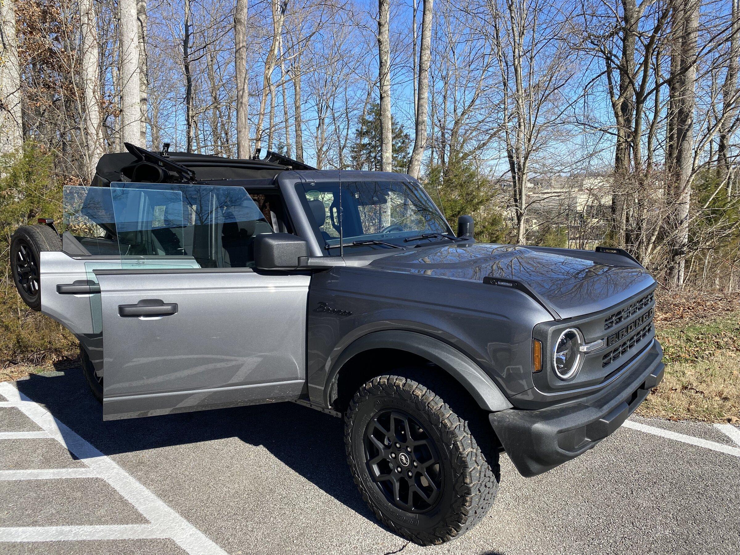 Ford Bronco CARBONIZED GRAY Bronco Club FB04B5D4-F25F-4F32-A319-0E51578978E5