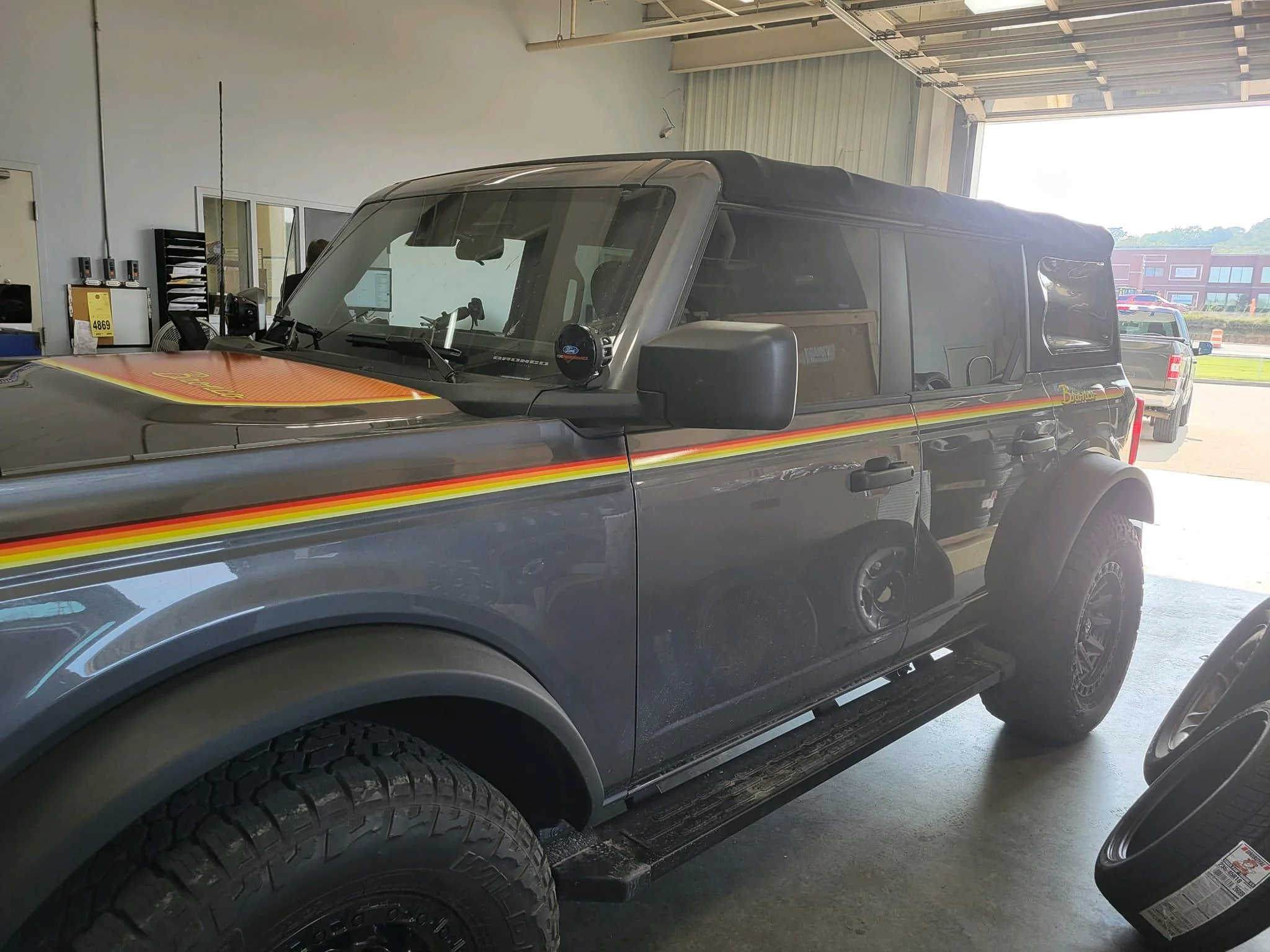 Ford Bronco CARBONIZED GRAY Bronco Club 271186273_5163029820398510_1355789693433764224_n
