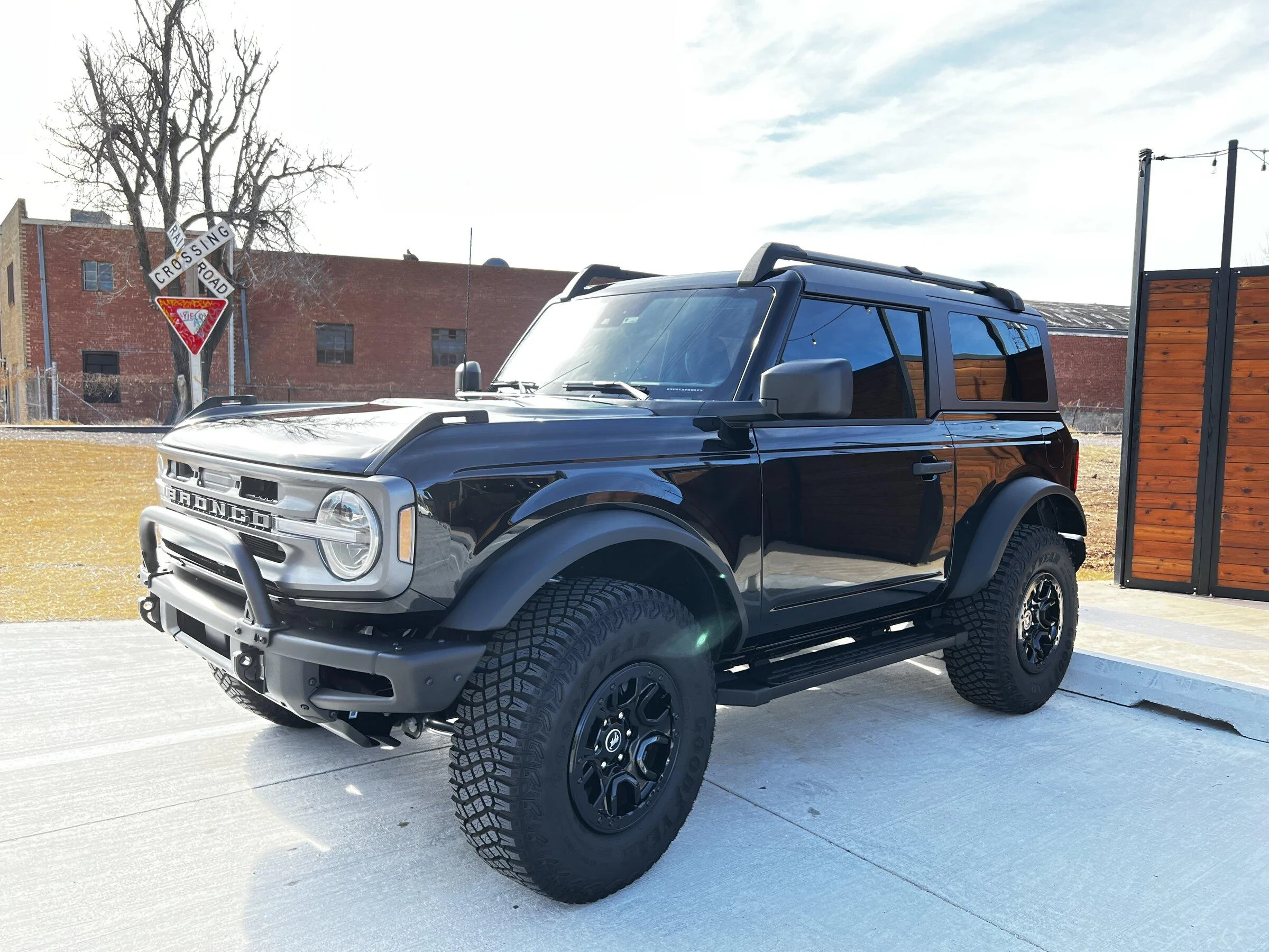 Ford Bronco SHADOW BLACK Bronco Club E3B39E21-2C77-4823-923D-E010283D901A