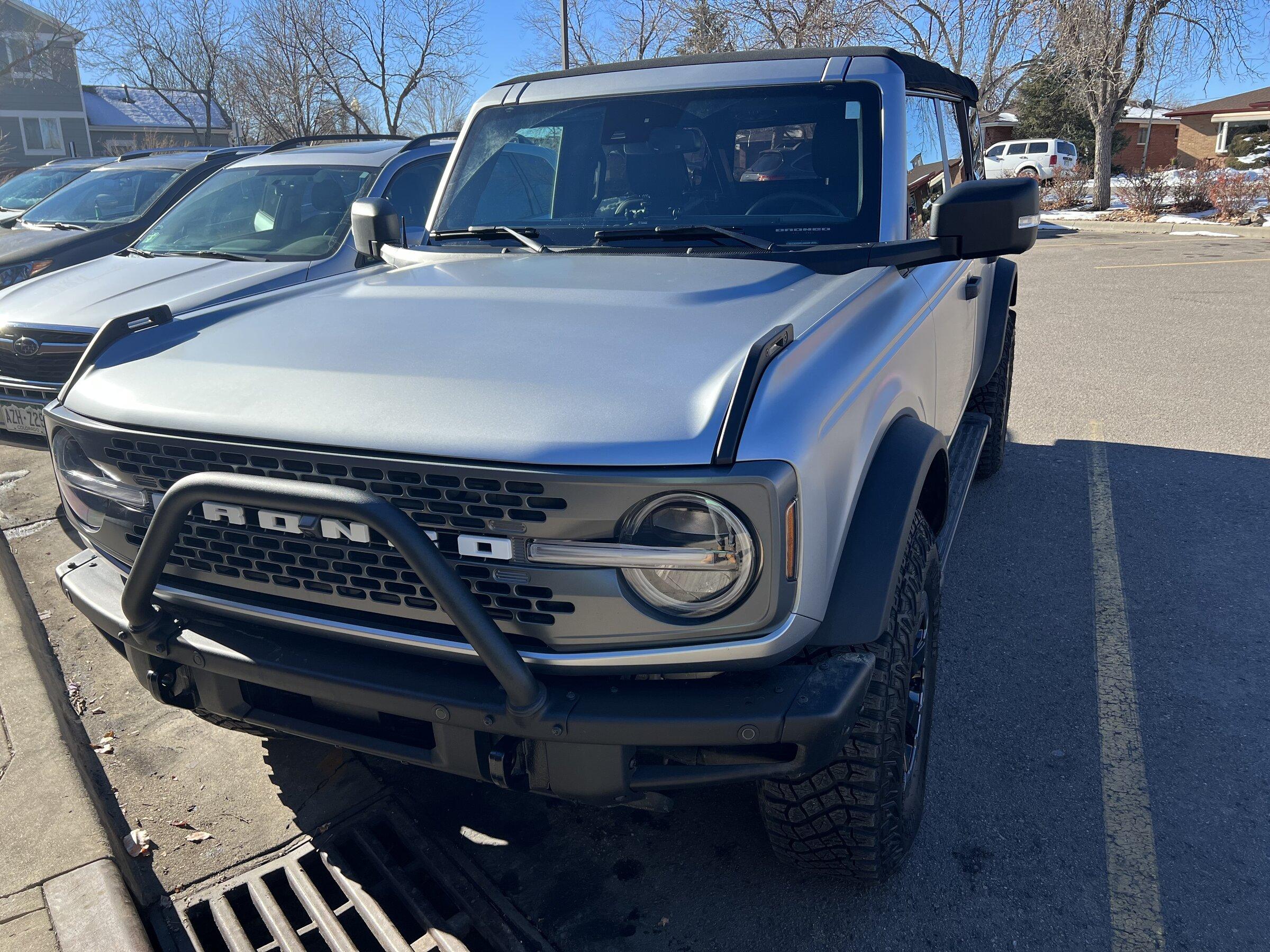 Ford Bronco ICONIC SILVER Bronco Club tempImagev8utKA