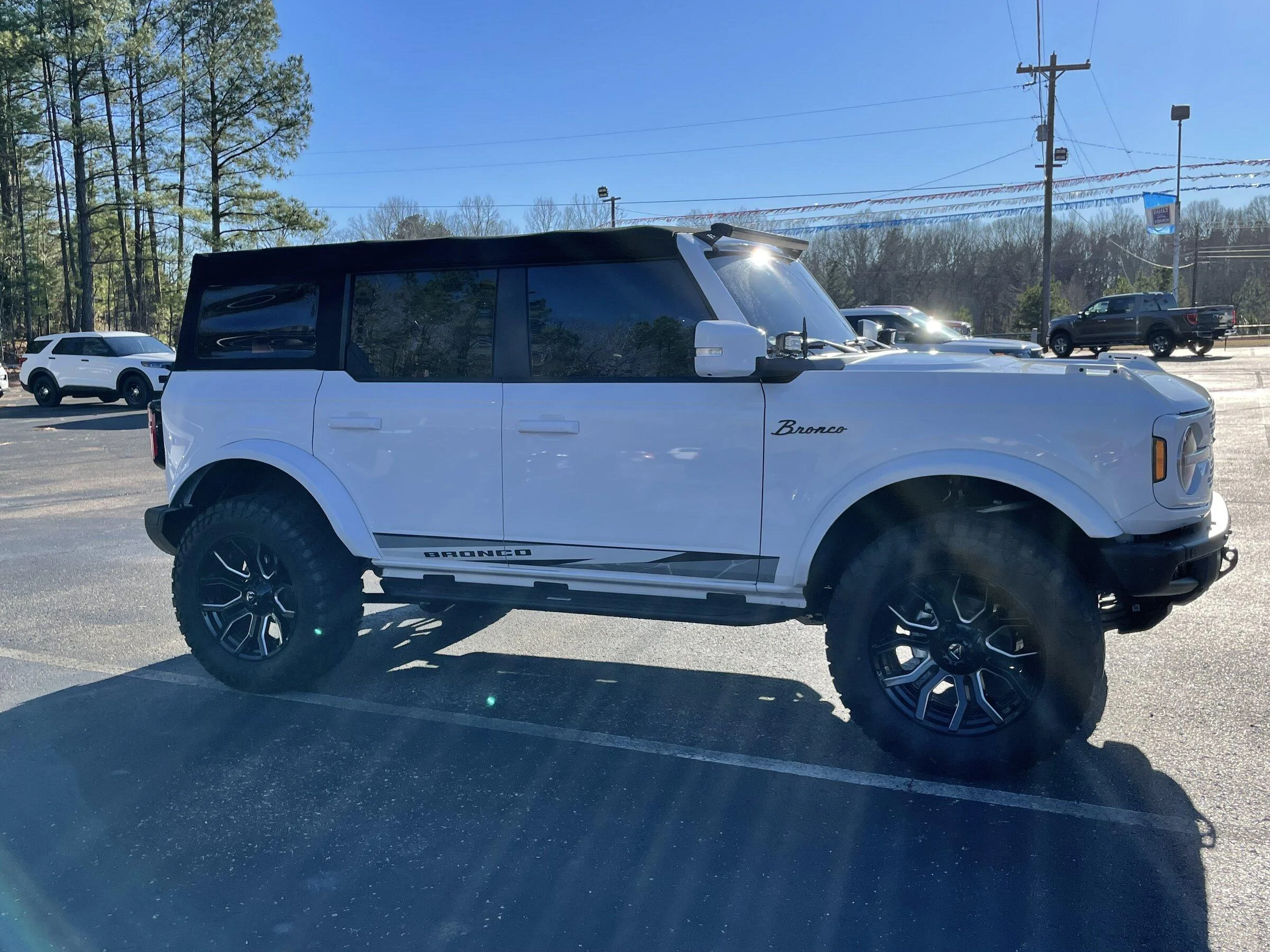 Ford Bronco 2021 WHITE Badlands Build IMG_0464