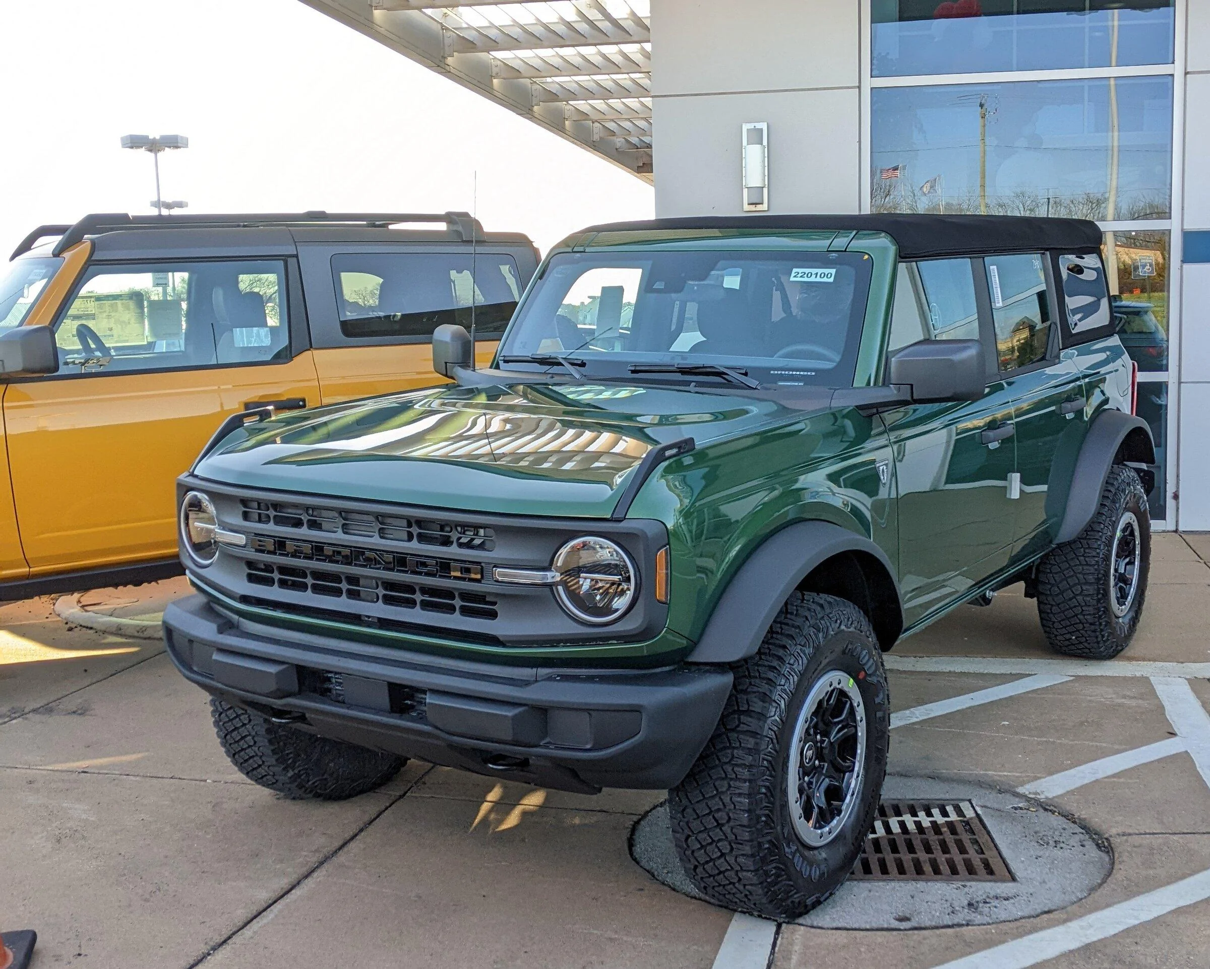 Ford Bronco ERUPTION GREEN Bronco Club PXL_20220110_190931604