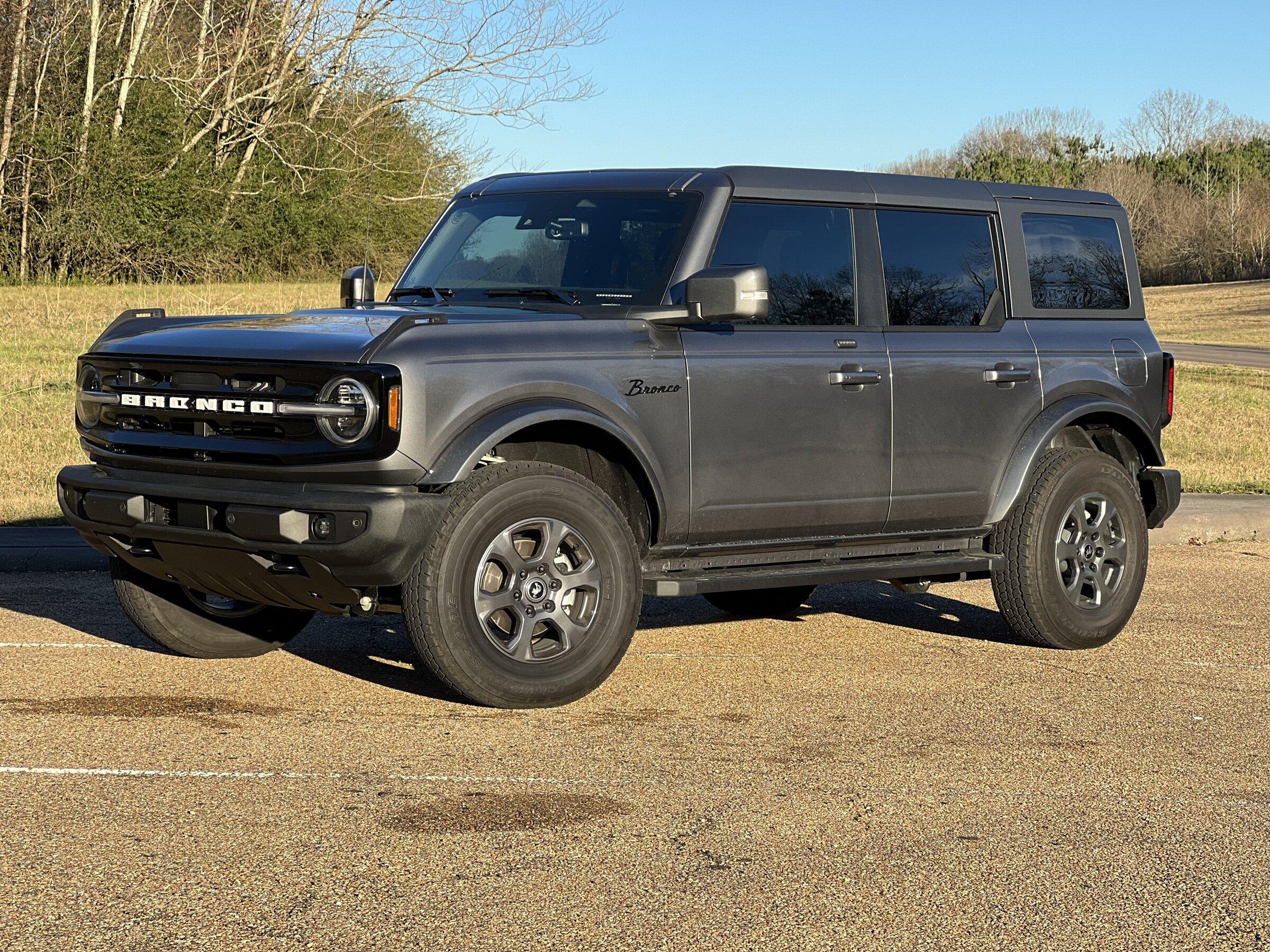 Ford Bronco CARBONIZED GRAY Bronco Club IMG_6585