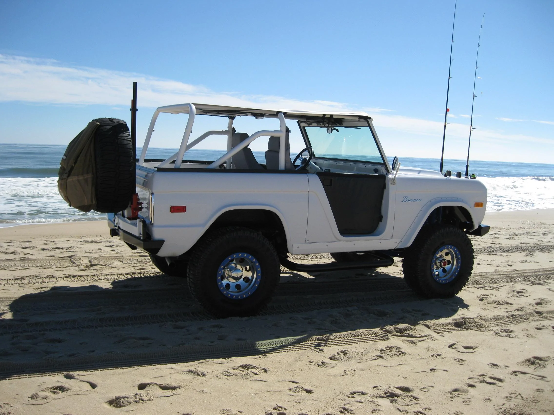 Ford Bronco Hello from Newark, DE 2014-09-28 23.31.15