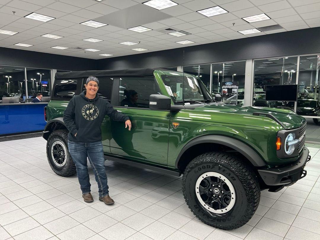 Ford Bronco ERUPTION GREEN Bronco Club 271609150_103520002178350_5402972024728410995_n