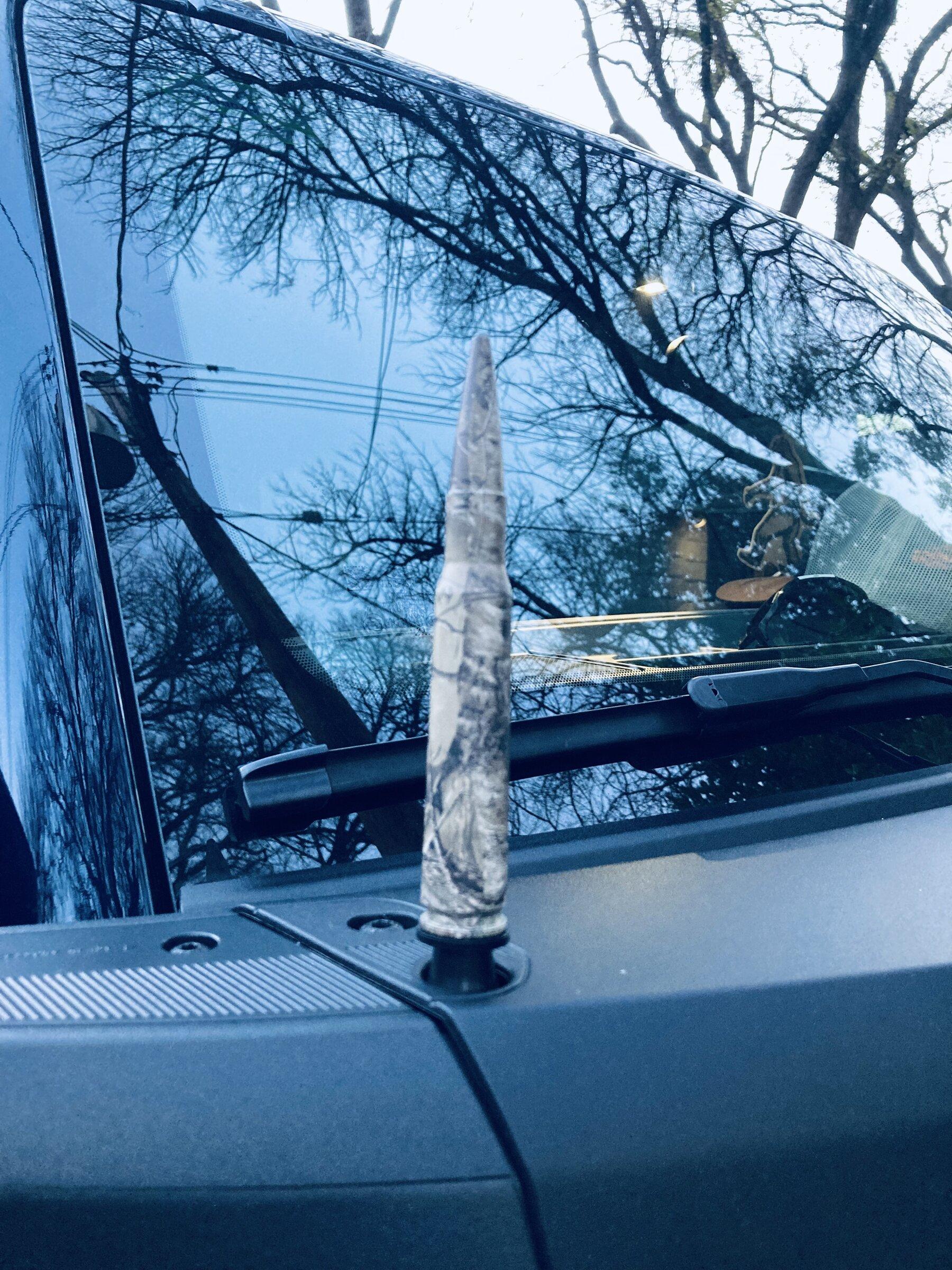 Ford Bronco What's everyone doing with their antenna? 74391BFF-0A34-488F-BA76-A63A1668BCA9