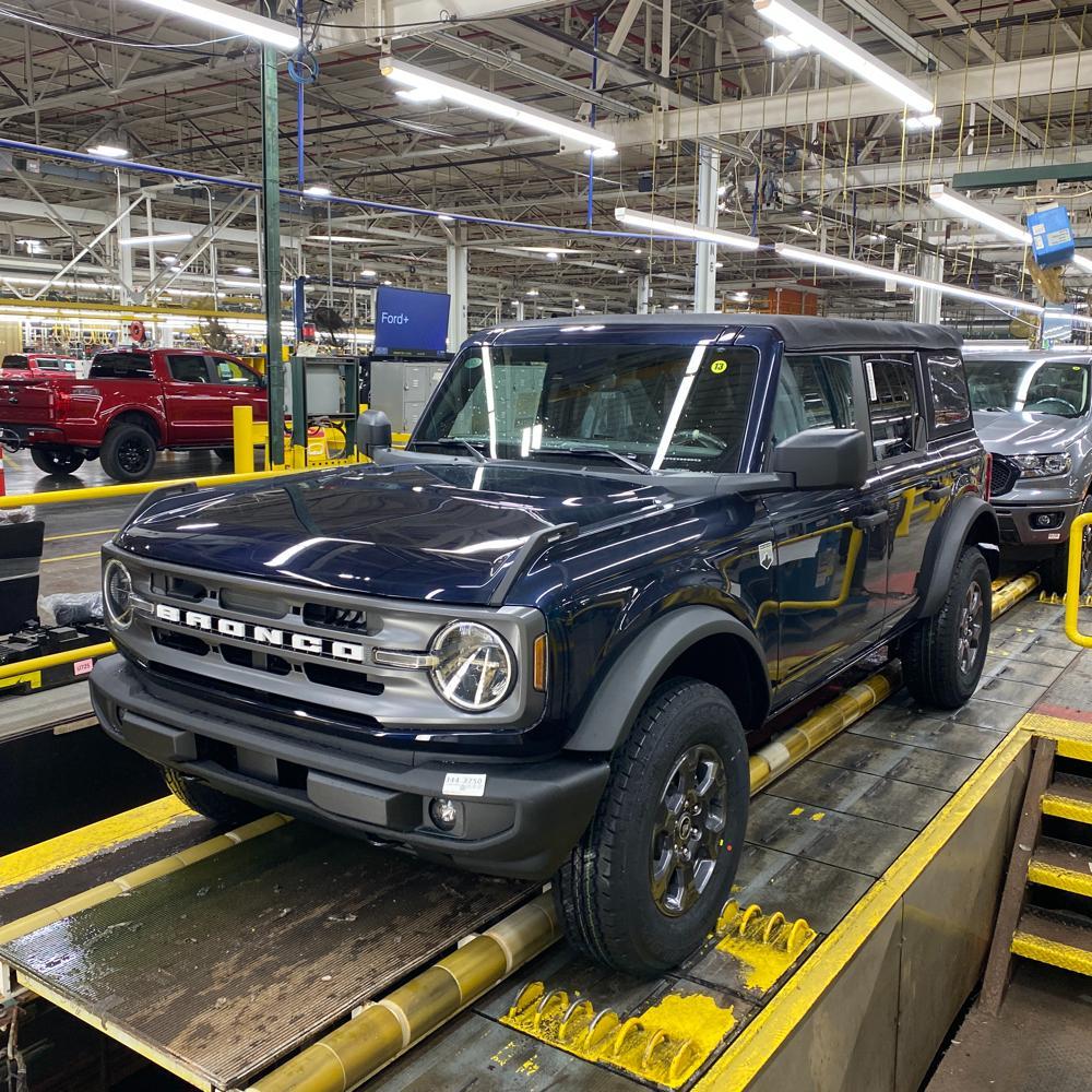 Ford Bronco ANTIMATTER BLUE Bronco Club My2021-Bronco-AMB-BB