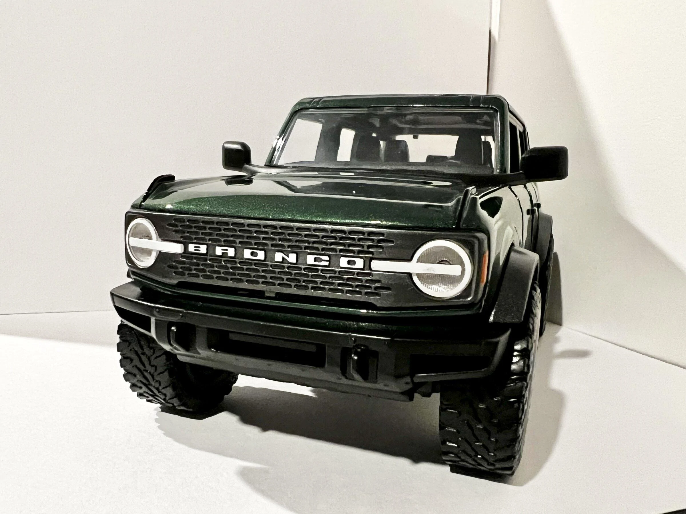 Ford Bronco ERUPTION GREEN Bronco Club 1641944856413