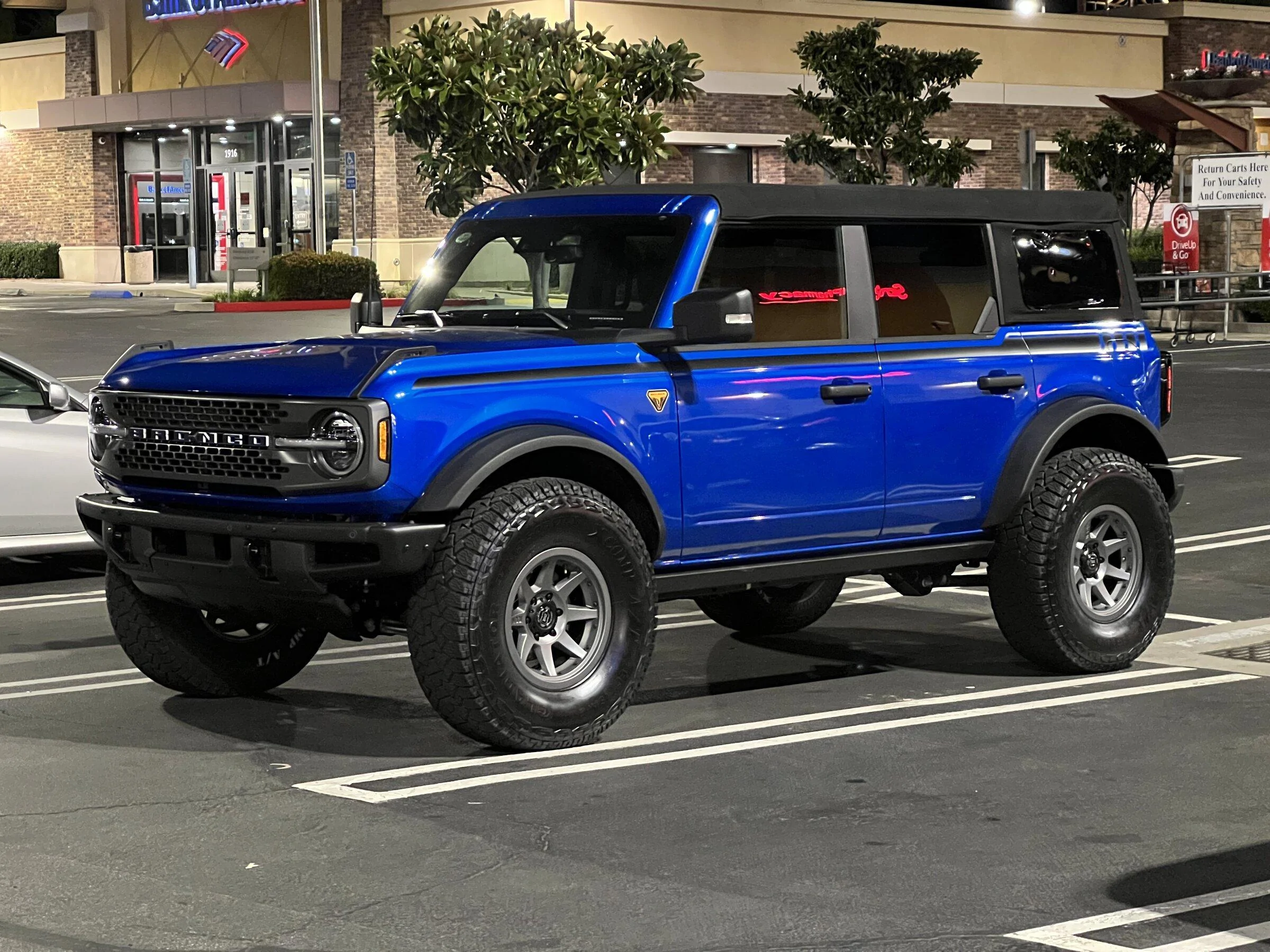 Ford Bronco 37" Spare Tire Fitment *Update* IMG_2759