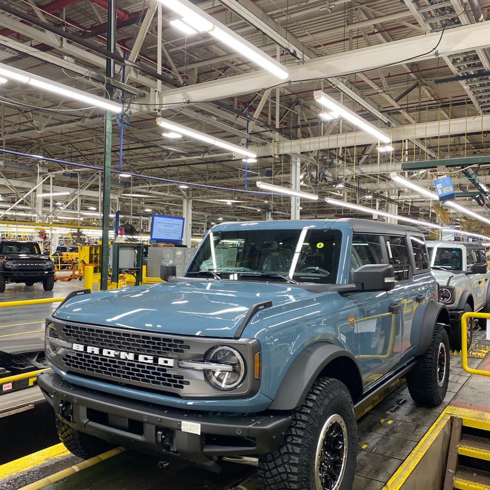 Ford Bronco 🛠 1/3/22 Build Week Group image