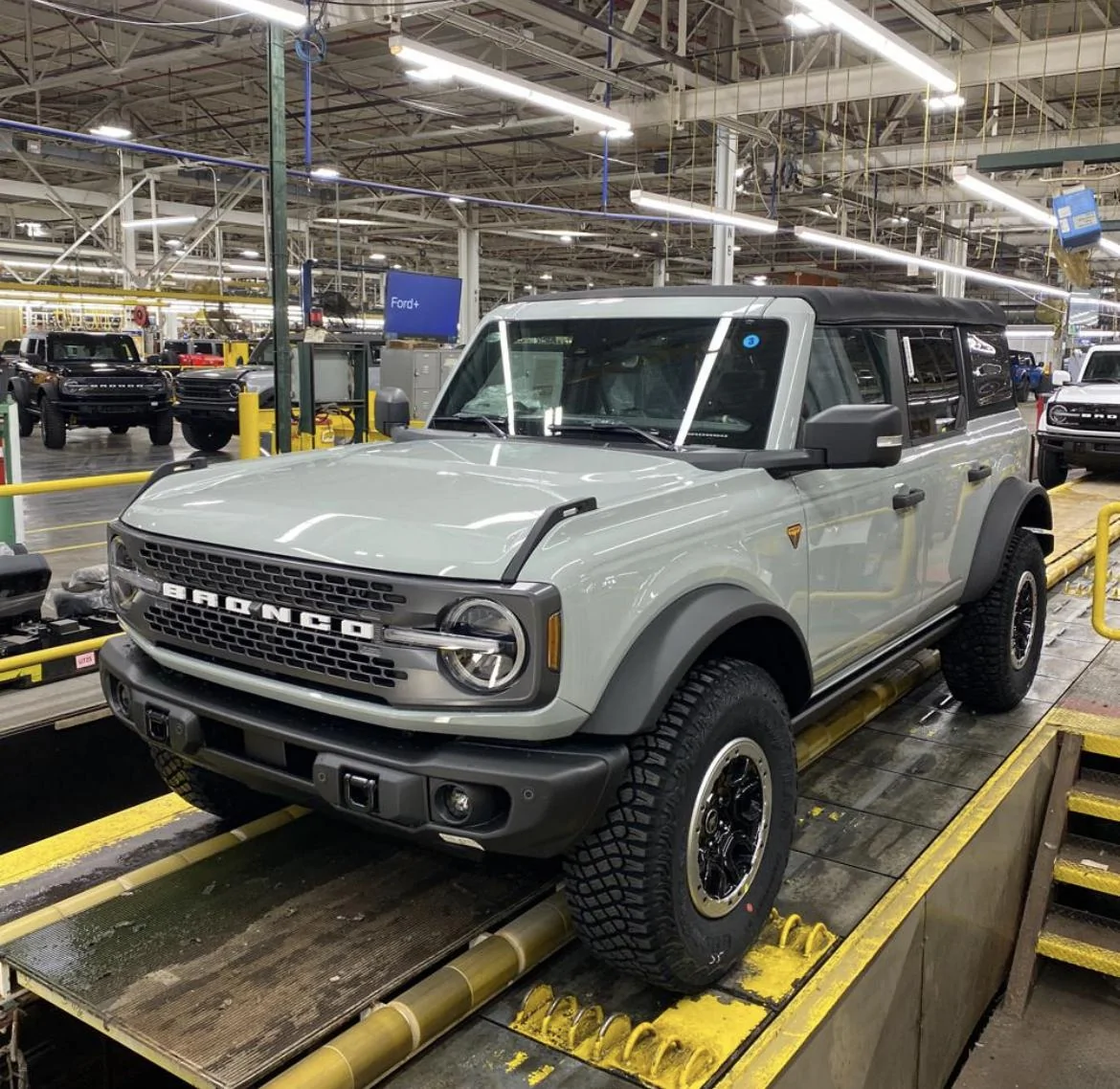 Ford Bronco 🛠 12/20/21 Build Week Group B87745ED-F8CB-41FC-A6C5-838EBEFE4E34