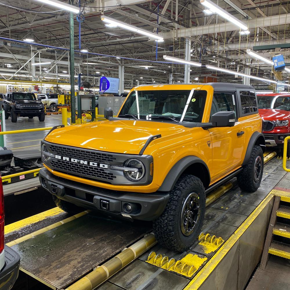 Ford Bronco 🛠 12/20/21 Build Week Group Production Photo 01122021