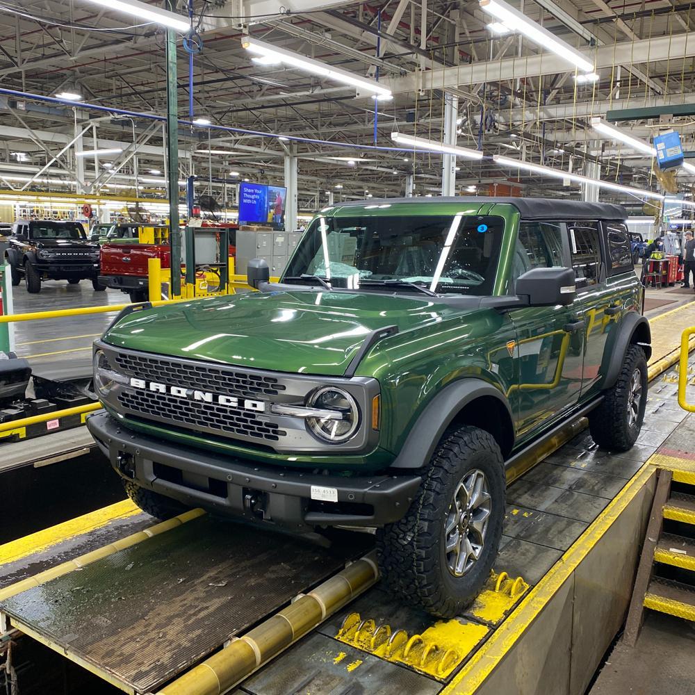 Ford Bronco ERUPTION GREEN Bronco Club image-4