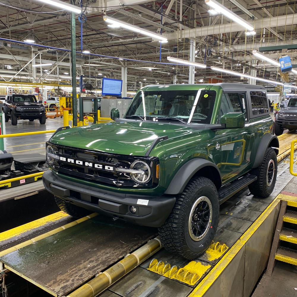 Ford Bronco 🛠 12/20/21 Build Week Group image