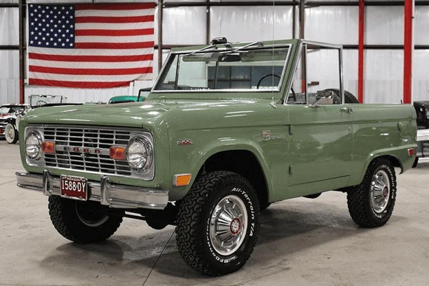 Ford Bronco Bronco Woodie 3F1F21D8-CD83-44FF-922E-9F11575B2899