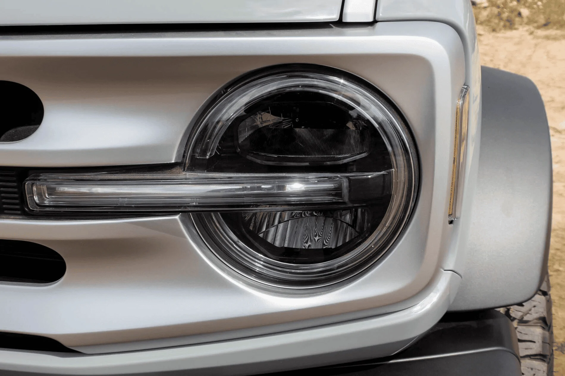 Ford Bronco Dumb running lights / turn signal question. 847E9AEA-739E-4FFC-9189-220FC60C315A