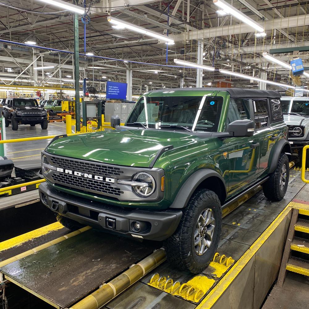 Ford Bronco 🛠 12/20/21 Build Week Group image