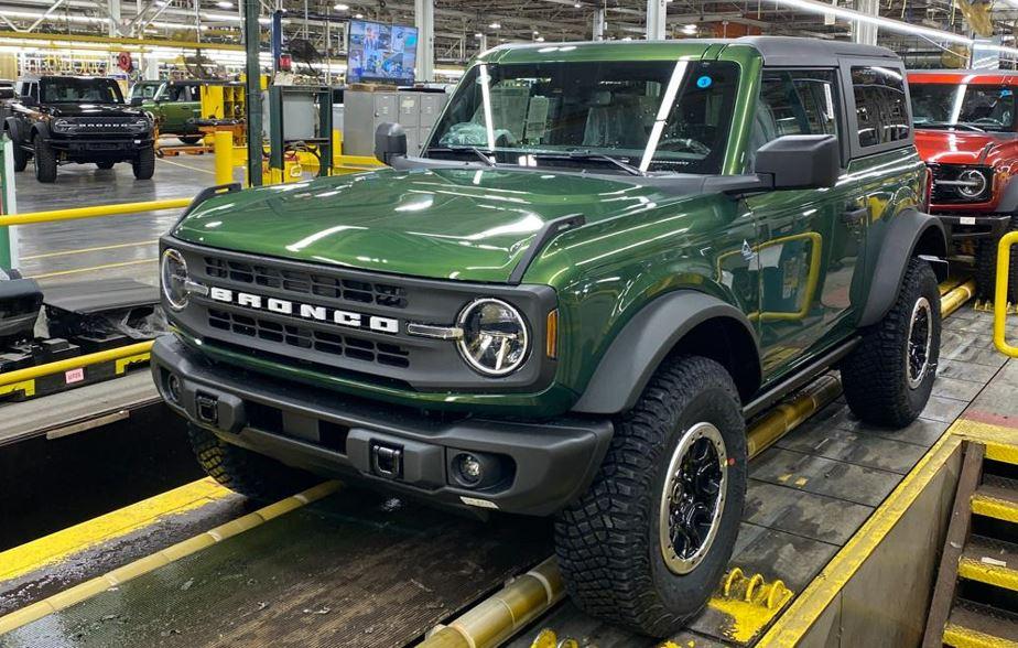 Ford Bronco ERUPTION GREEN Bronco Club 1642018852091
