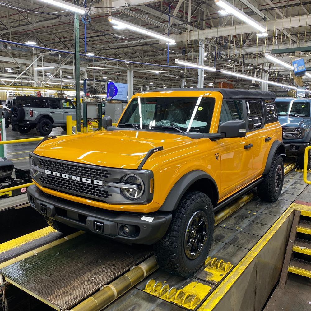 Ford Bronco 🛠 12/20/21 Build Week Group Bronco on Assembly line OURS