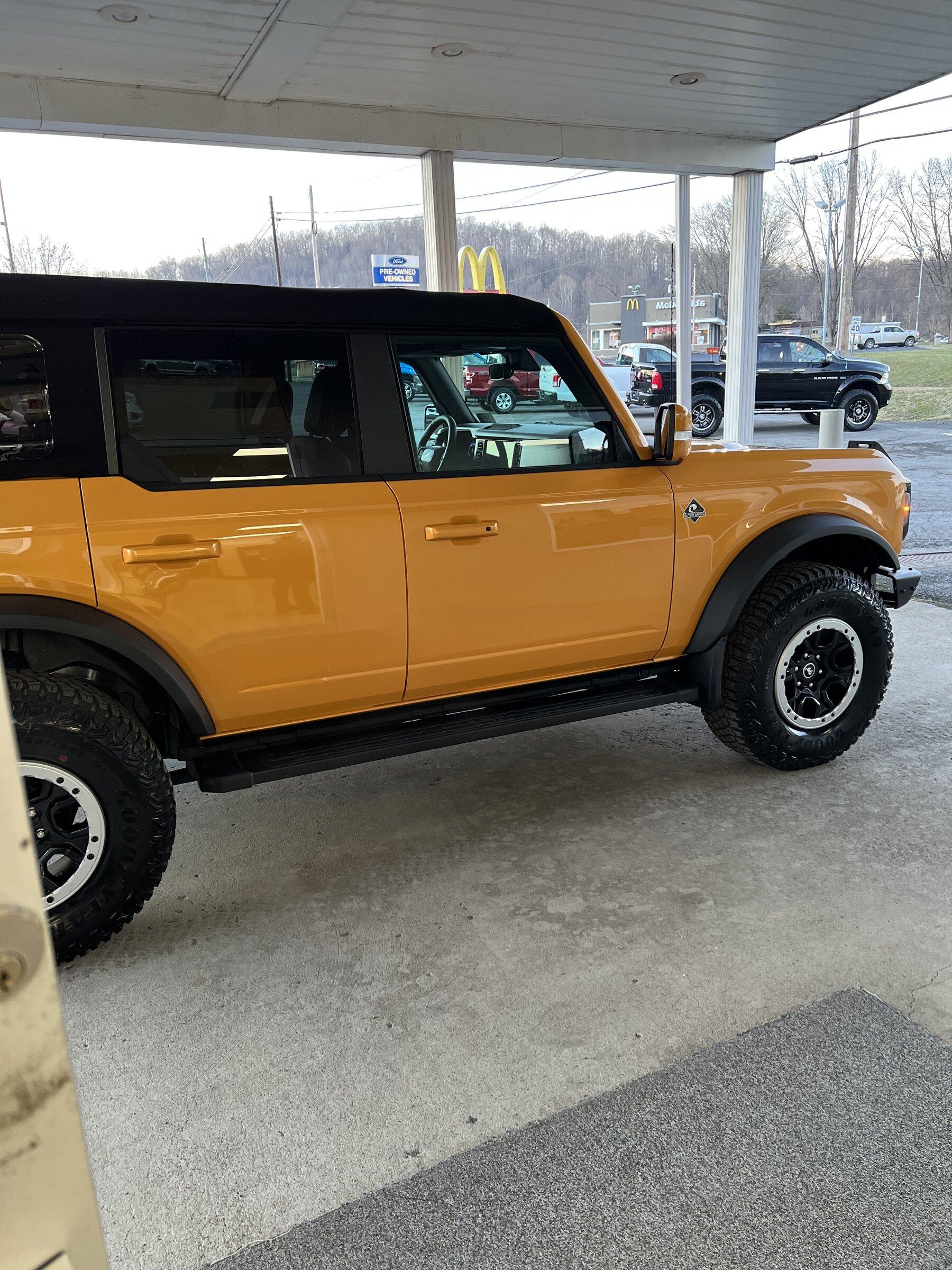 Ford Bronco Front Splash Guards/Mud Flap will NOT fit with Running Board 37110ADA-7DE0-4999-A150-44B80E43C149
