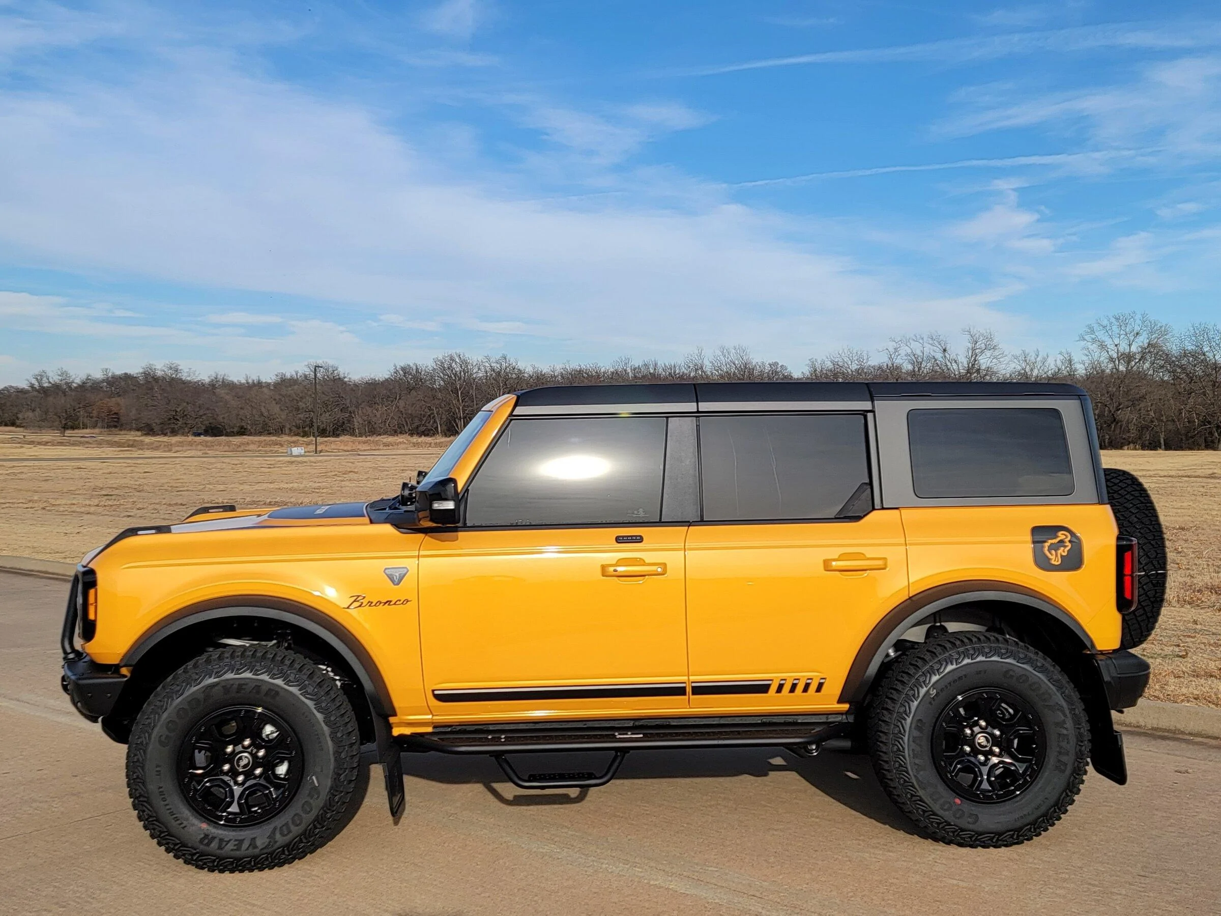 Ford Bronco Post your front side window tints 20211230_151255