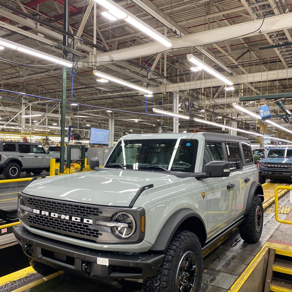 Ford Bronco 🛠 1/3/22 Build Week Group image