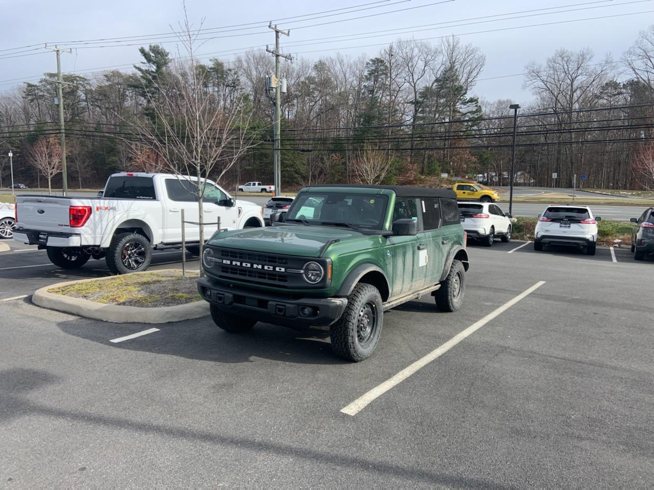 Ford Bronco 🛠 12/20/21 Build Week Group bronco_at_dealer