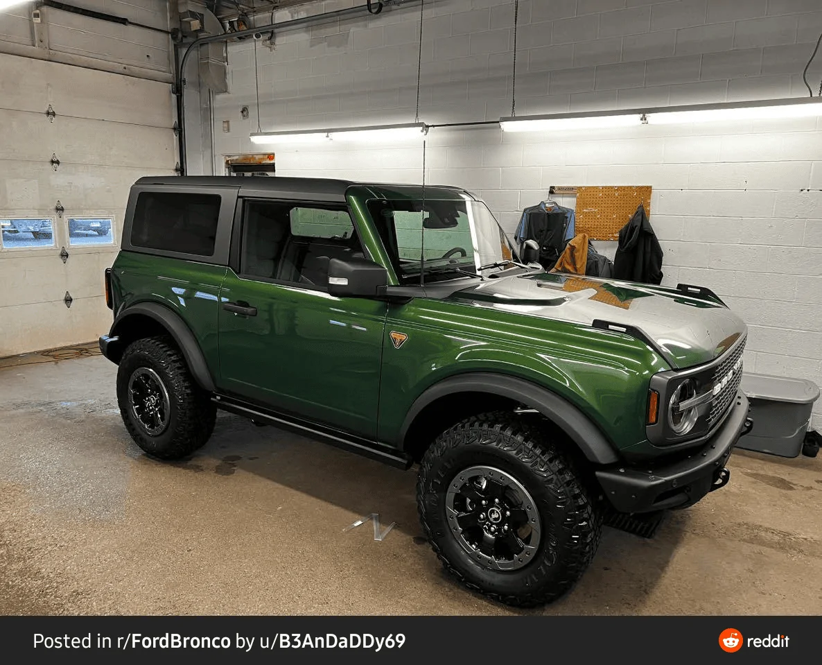 Ford Bronco ERUPTION GREEN Bronco Club RDT_20220114_2111497550239707052401359
