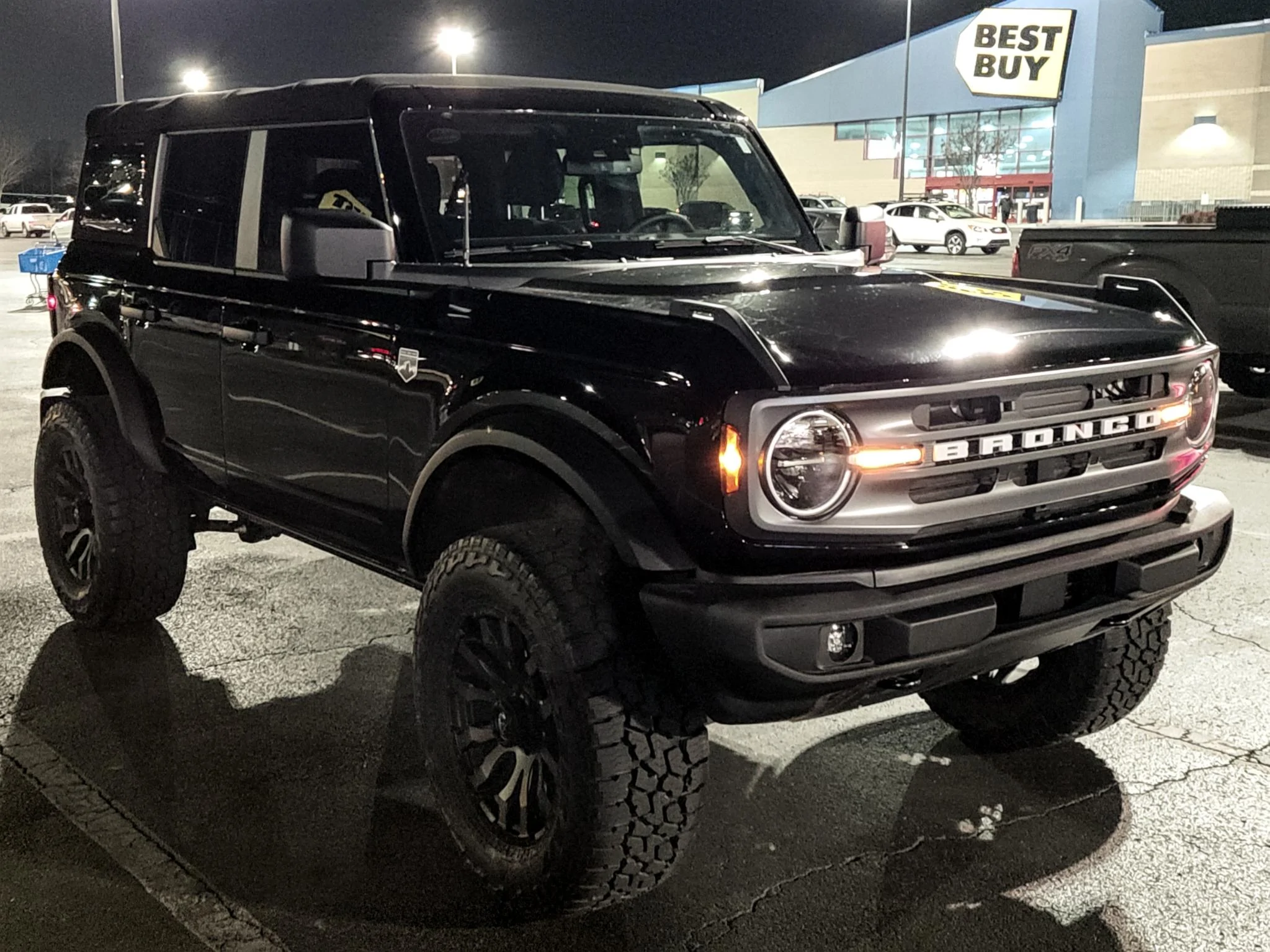 Ford Bronco SHADOW BLACK Bronco Club 20220114_191618_20220115004746812