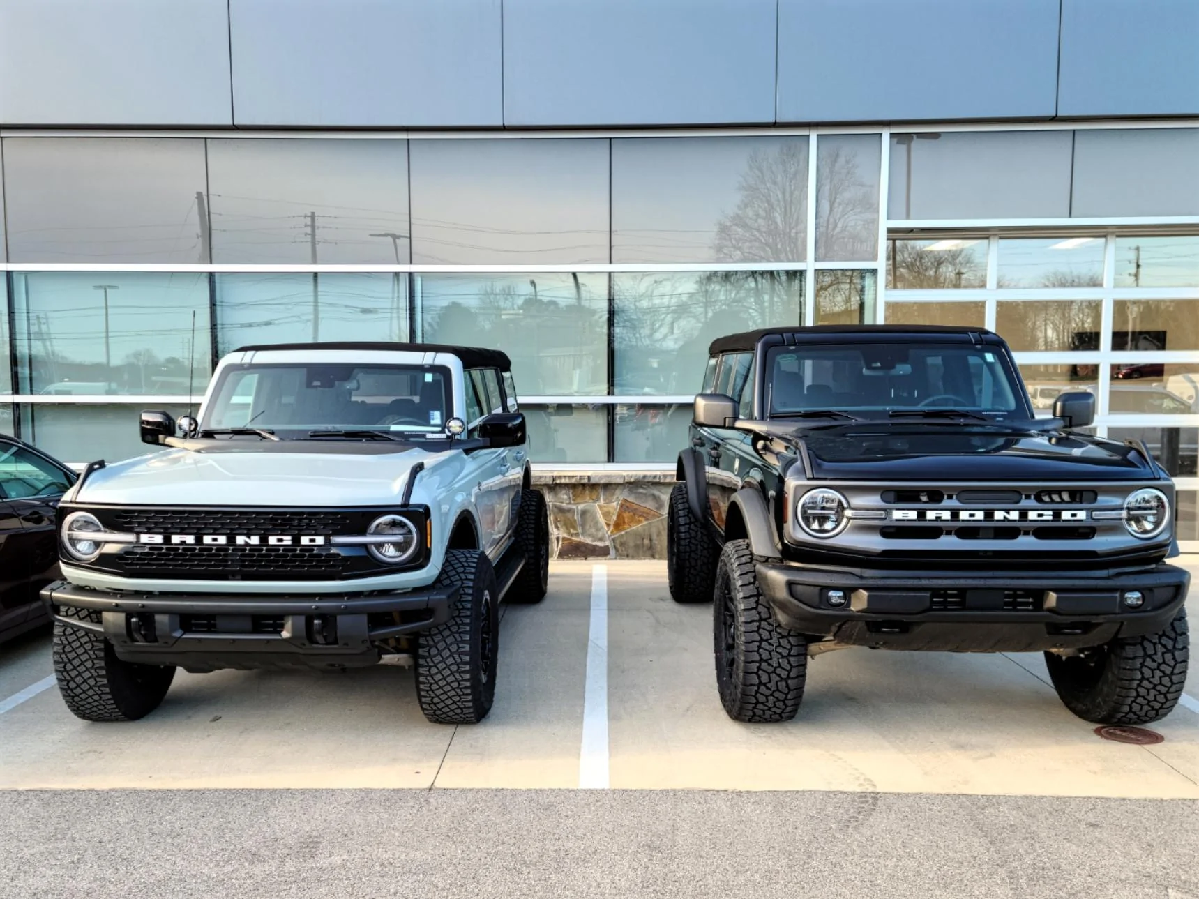 Ford Bronco SHADOW BLACK Bronco Club 20220114_153715_20220115004927486