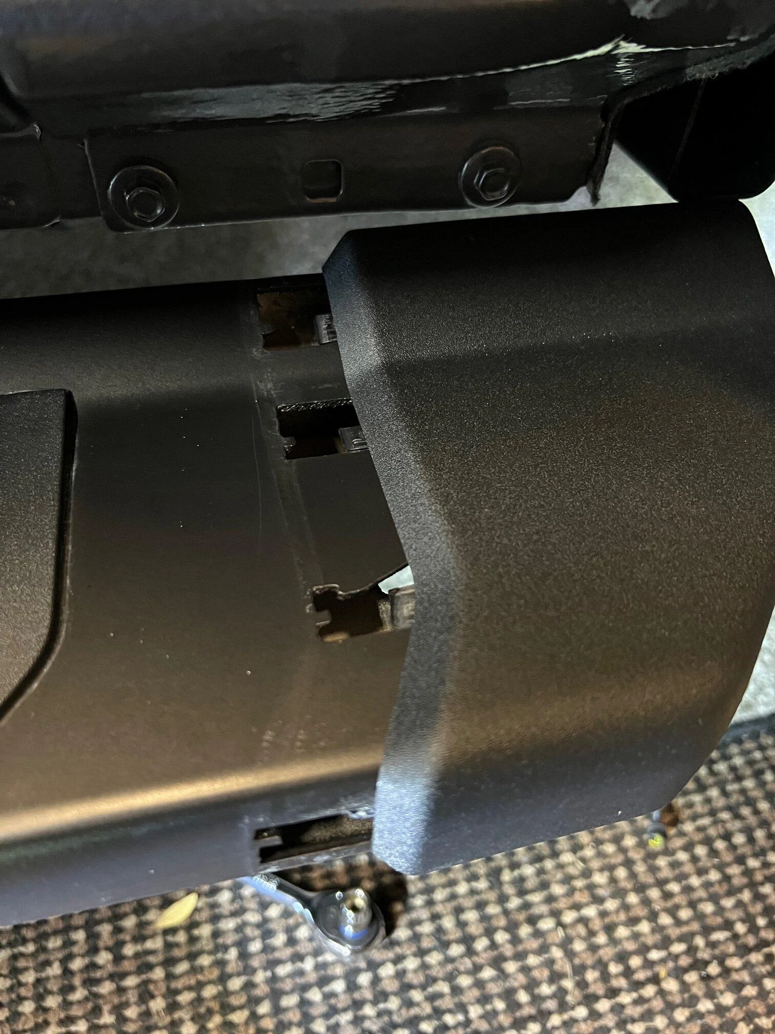 Ford Bronco Mud flaps/ Splash guards for Outerbanks Step 9