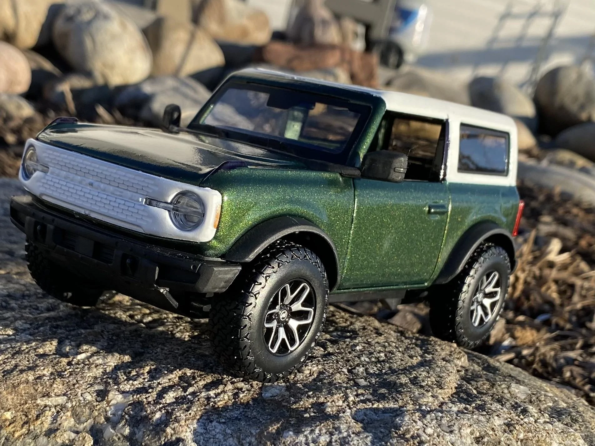 Ford Bronco ERUPTION GREEN Bronco Club 28B16410-2EA1-4256-9975-27E4A1931B82