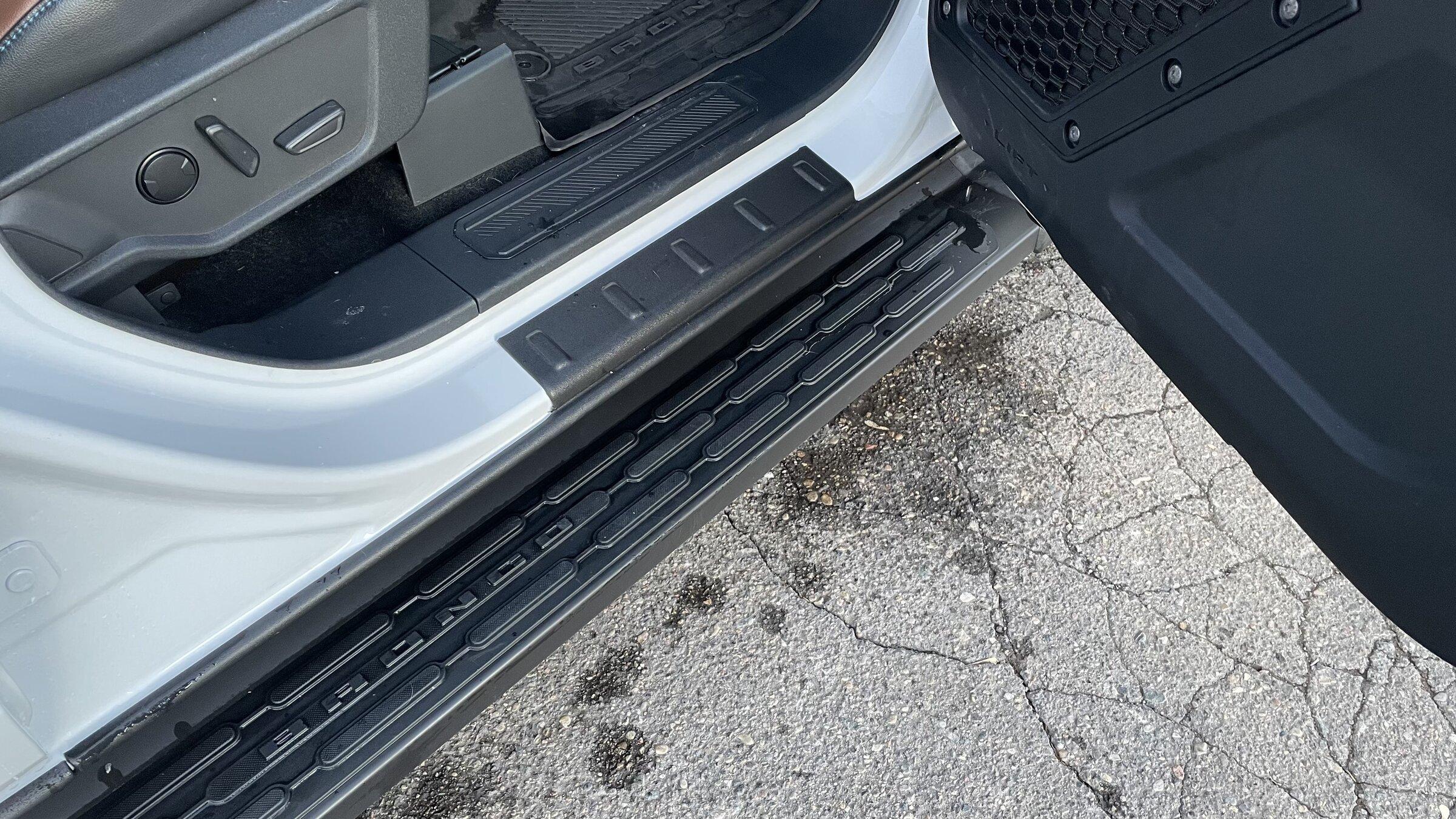 Ford Bronco Front Splash Guards/Mud Flap will NOT fit with Running Board E5374702-B04B-4057-9C96-1AFF4D172FE8