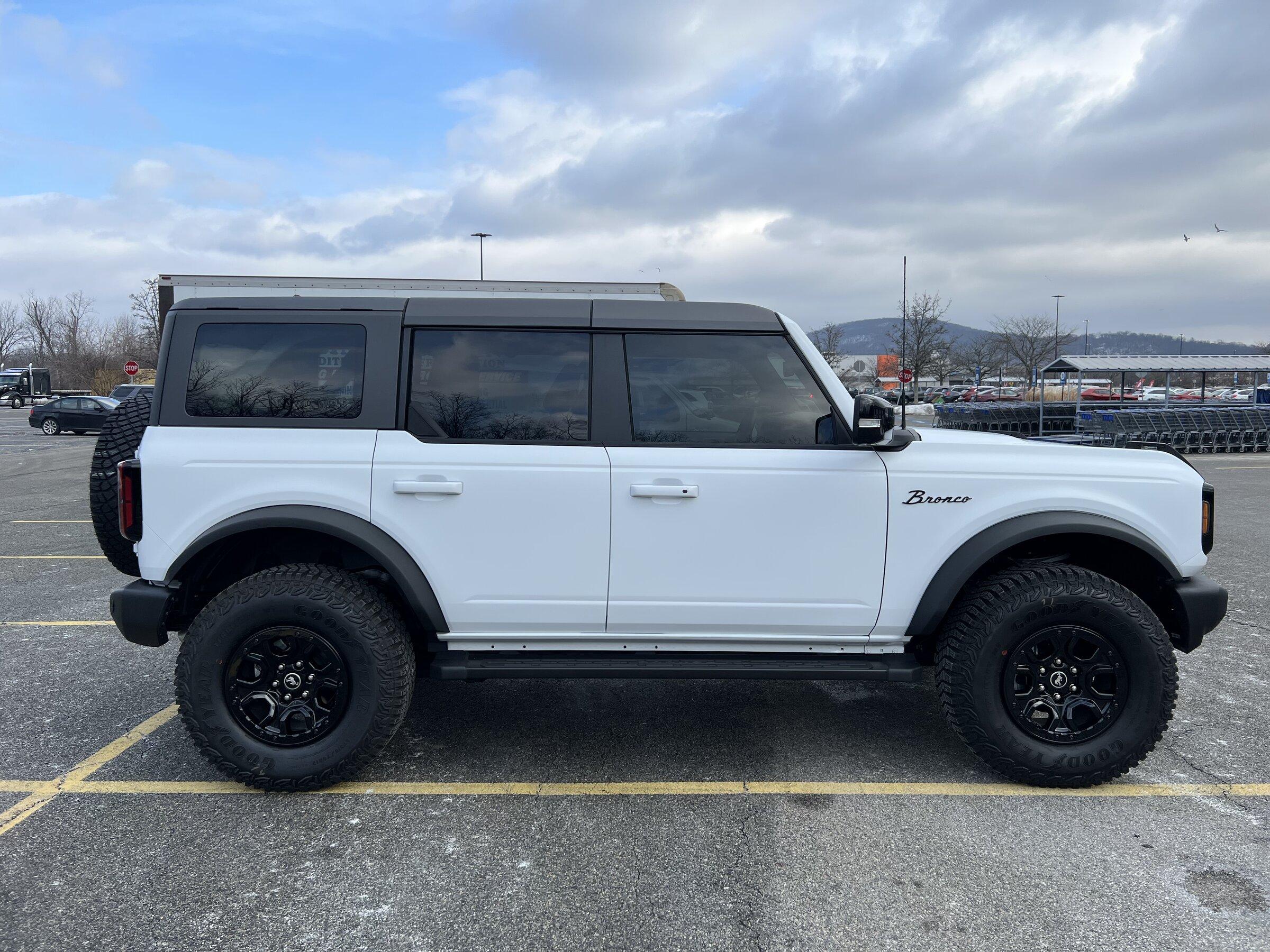 Ford Bronco Oxford White Wildtrak with Stealth PPF Wrap + Ceramic Coat 8729FFC3-3620-4900-B40A-ECB9BD303F57