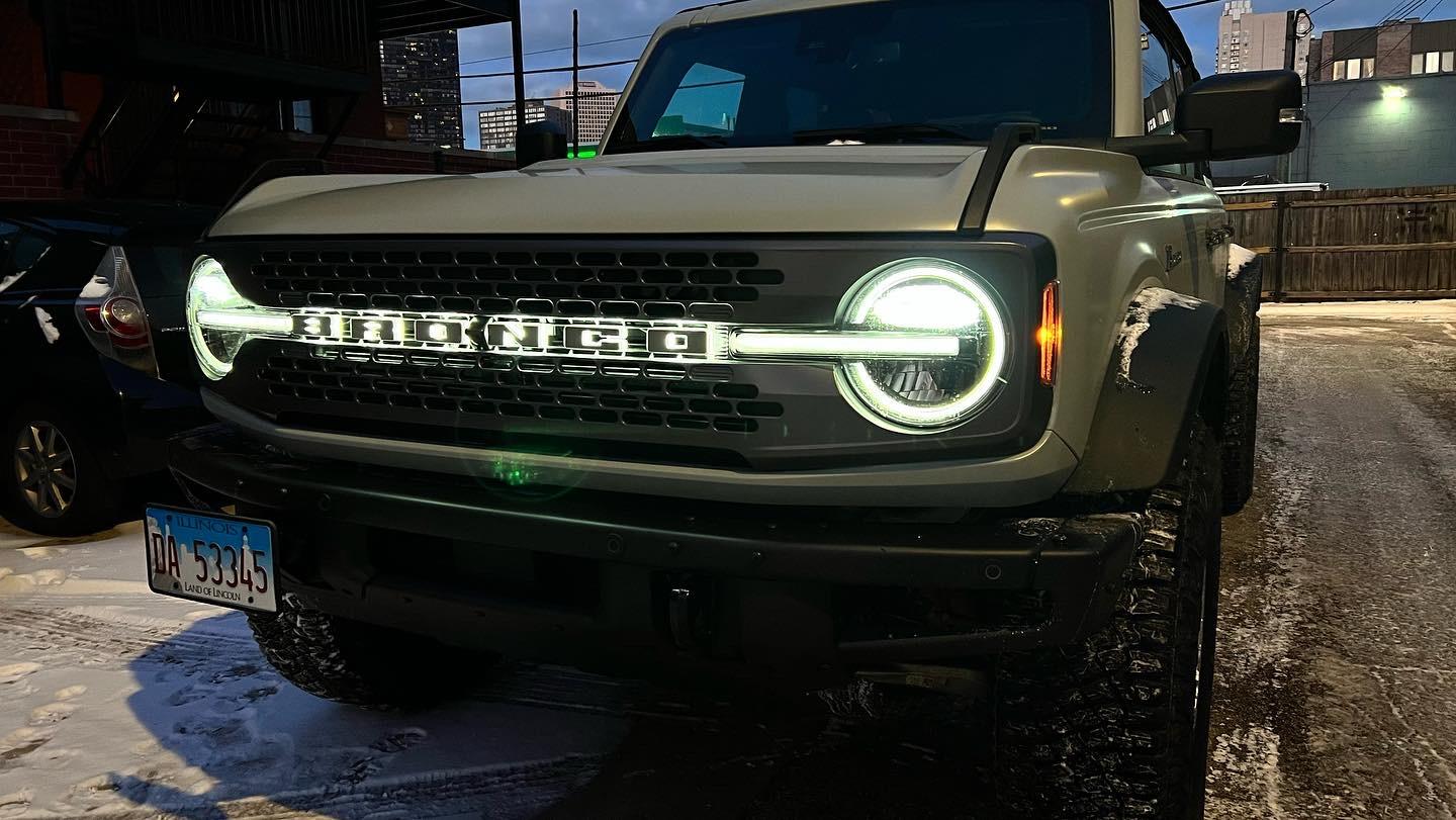 Ford Bronco CACTUS GRAY Bronco Club 70416481-7A50-4C4D-A3FE-701A2B8ABBB4