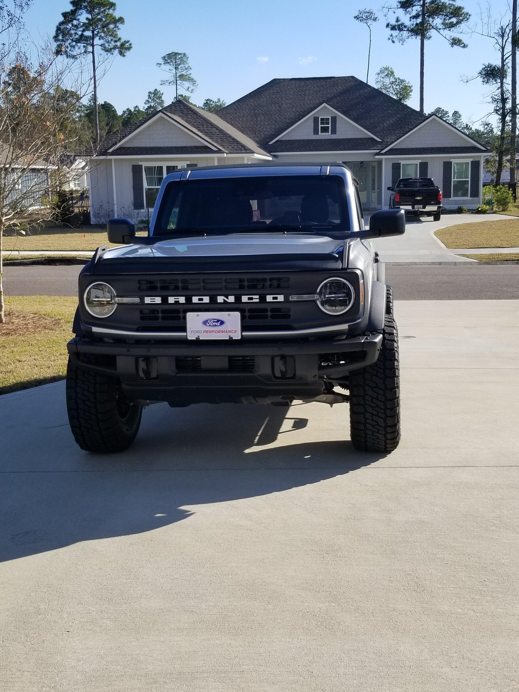 Ford Bronco 35s on 17" steel wheels 20220115_145927