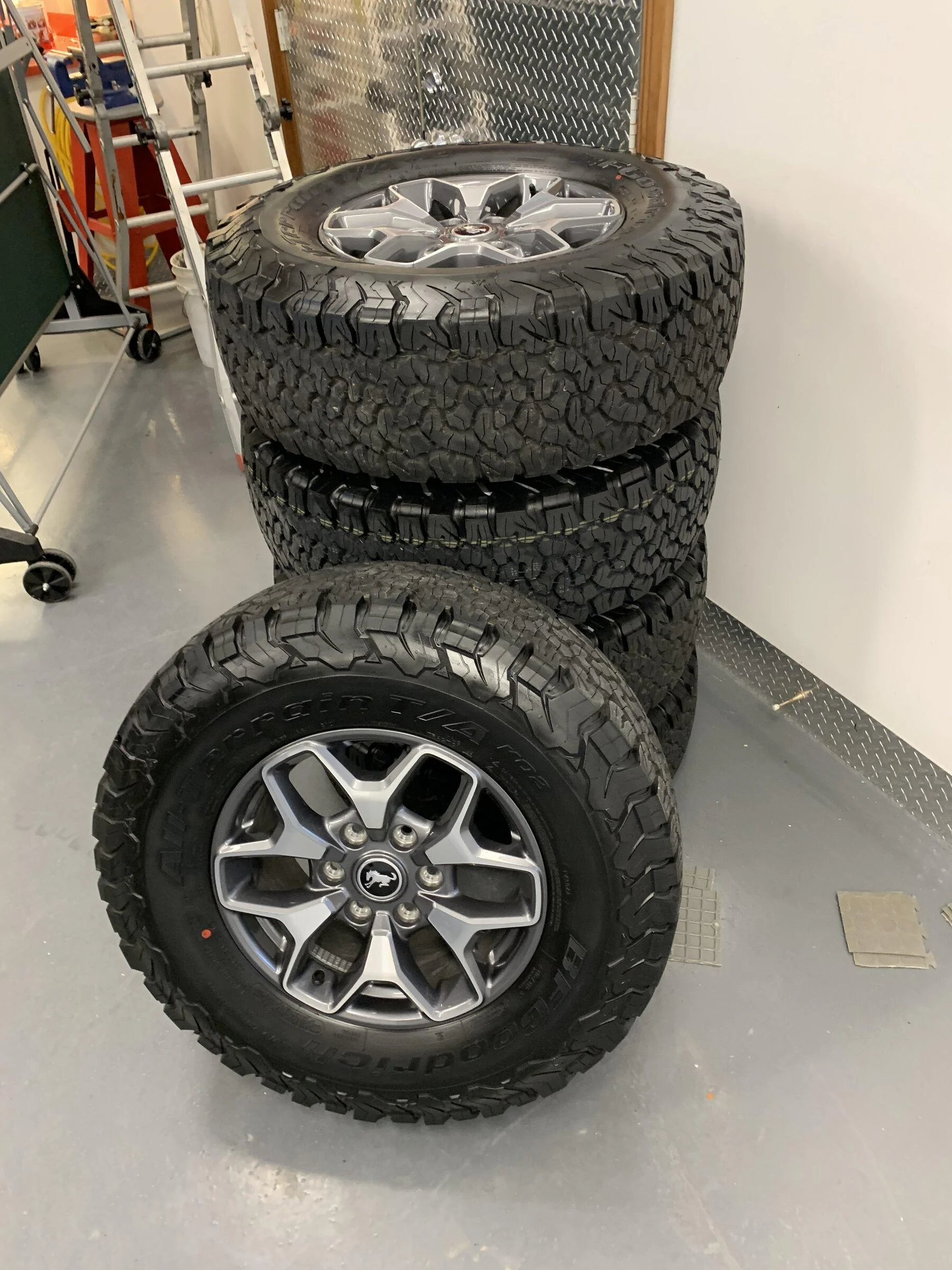Ford Bronco Badlands wheels and tires 3F0D0572-1B56-40F8-BDC6-0F6E818B03C7