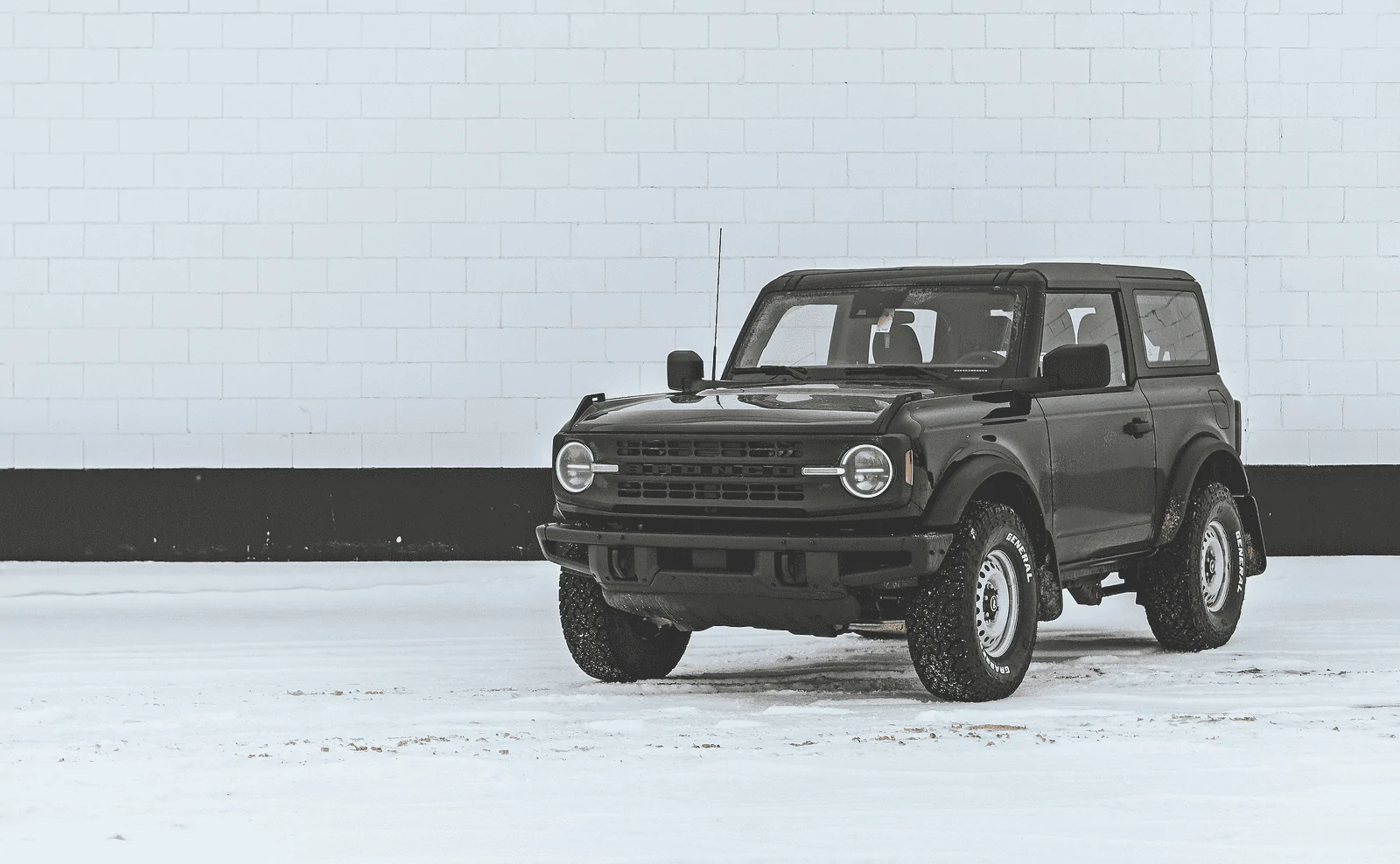 Ford Bronco 2 door base non-sasquatch pics IMG_9950s-X3