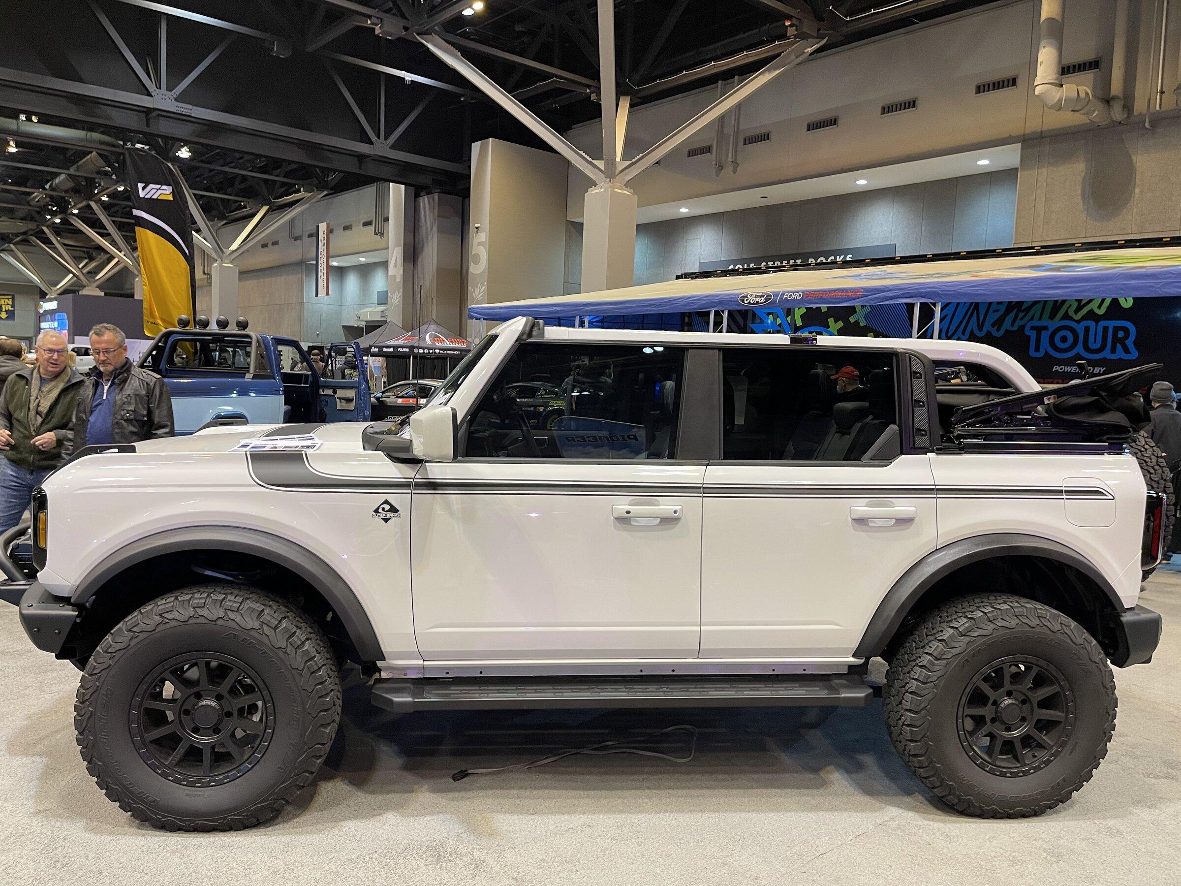 Ford Bronco STL Auto Show CCDB10DE-4F1B-4DF4-9716-F6934411D91C