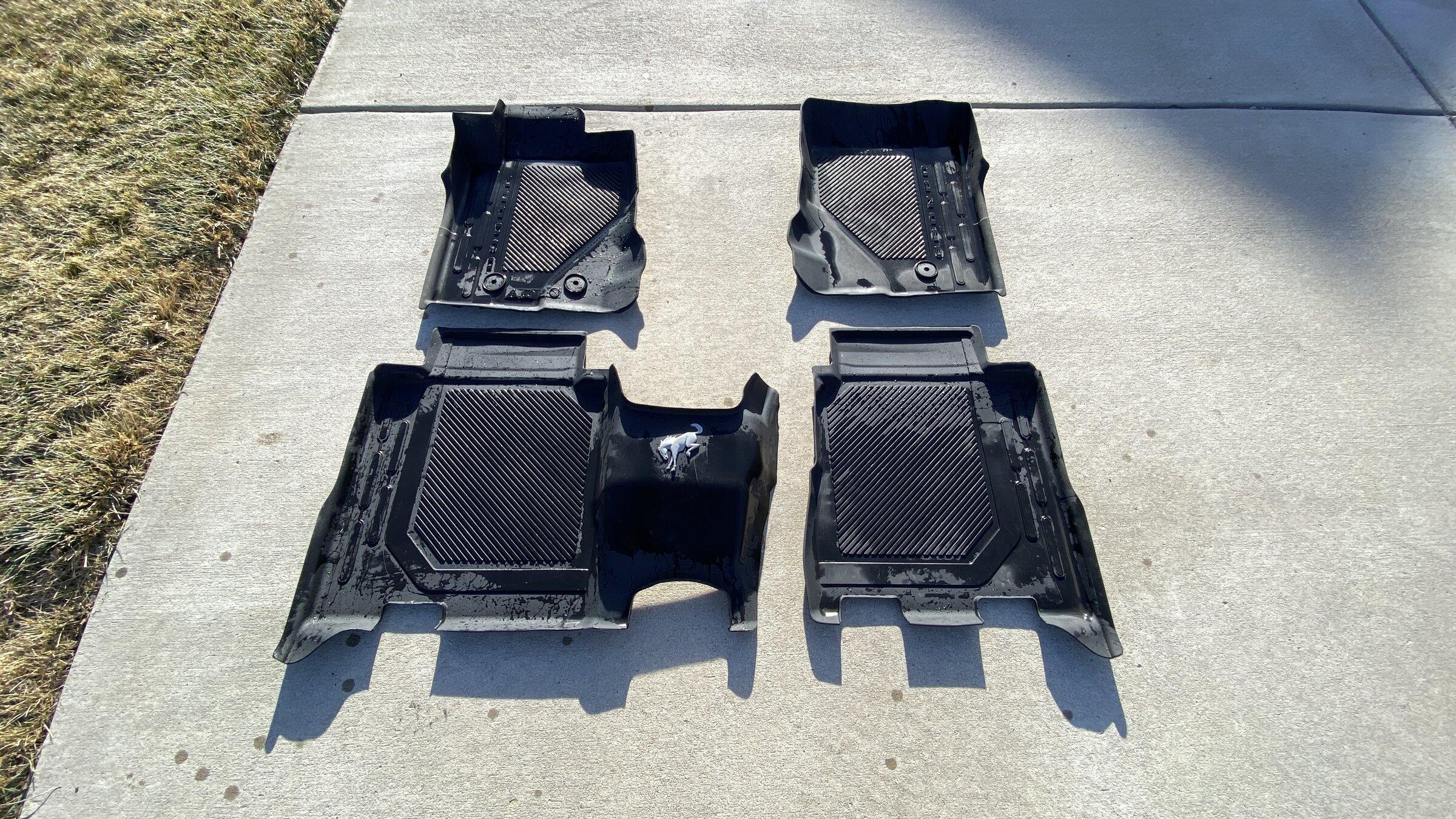 Ford Bronco Bronco Floor Liners F9064281-DB61-4FB1-AD56-AB086BE9787D