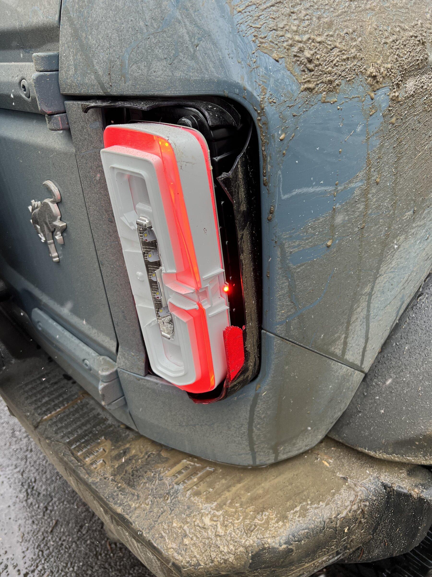 Ford Bronco Aftermarket LED tail lights 29589A14-DEE6-4B46-B9CA-FA0D89736B44