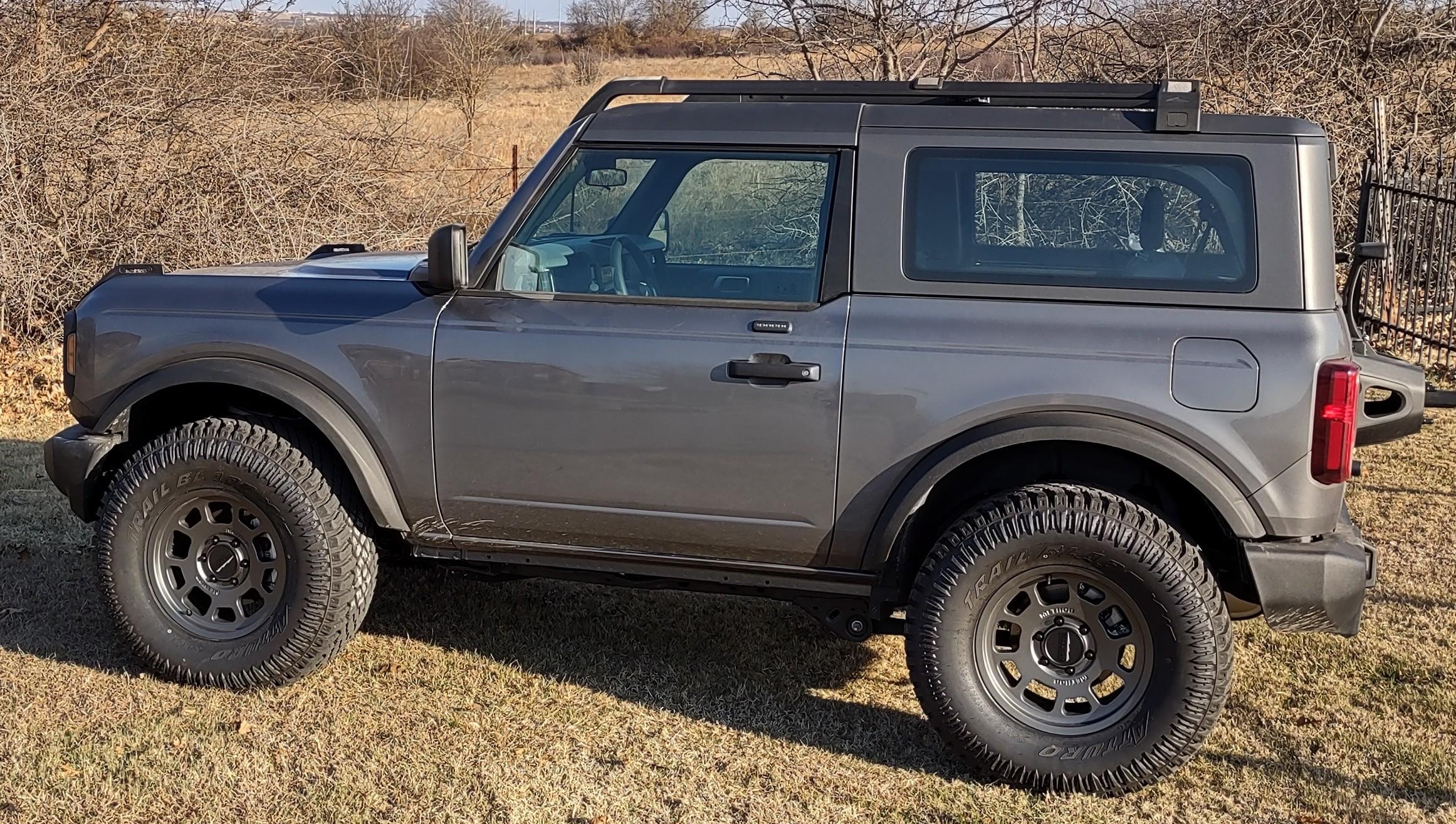 Ford Bronco 2dr MIC w/35s 3