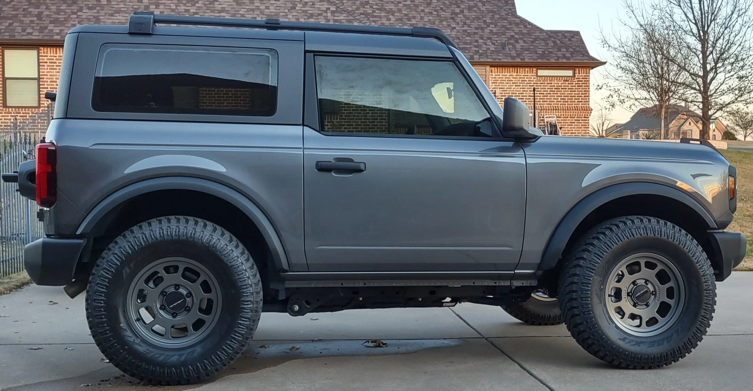 Ford Bronco 2dr MIC w/35s 5