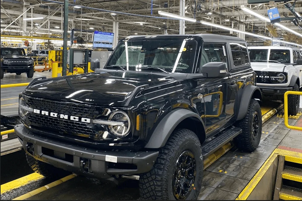 Ford Bronco WHERE ARE ALL THE BLACK BRONCOS? 1642548248421